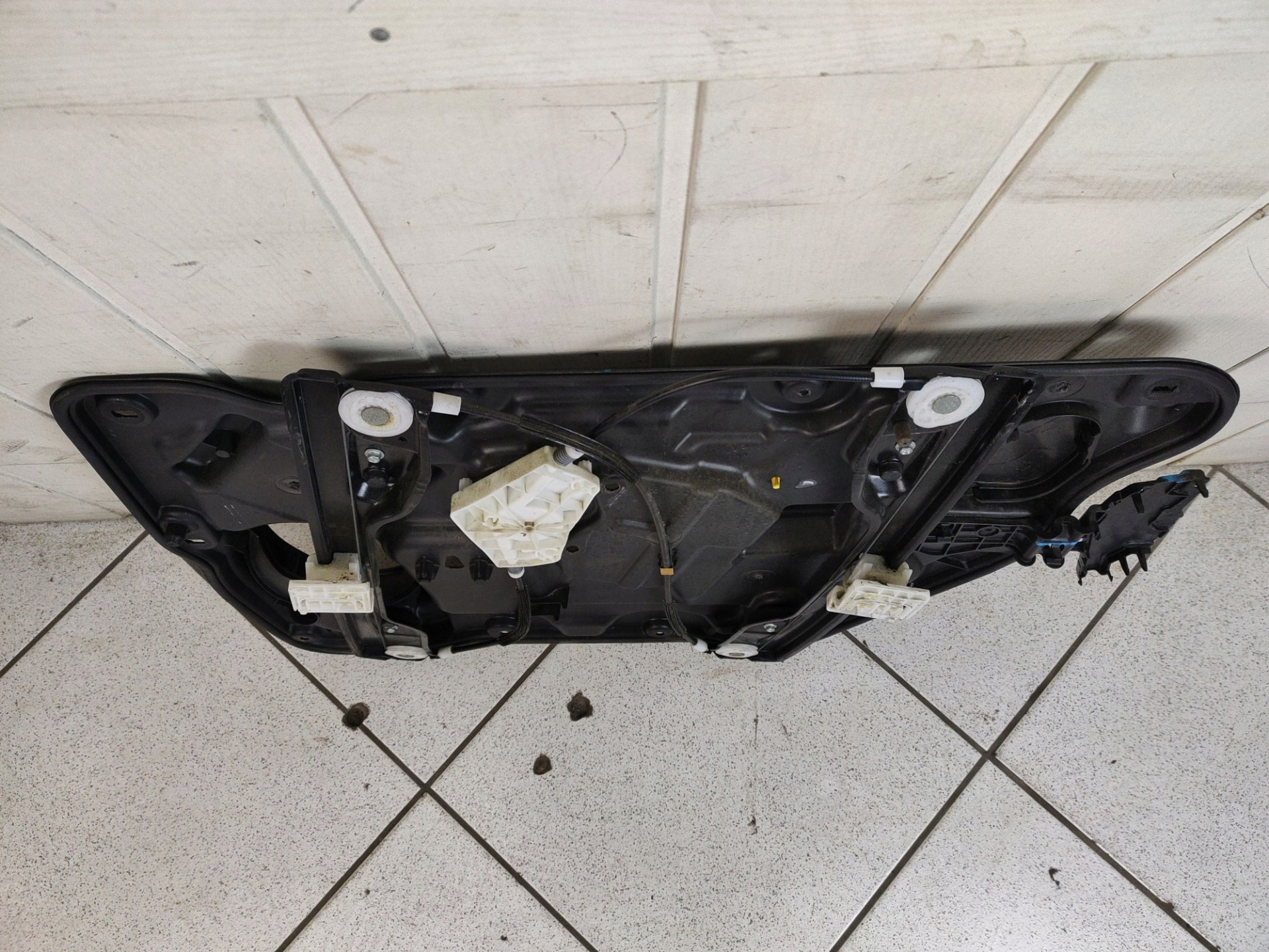 window regulator electrical front left side Dodge Journey facelift 2017