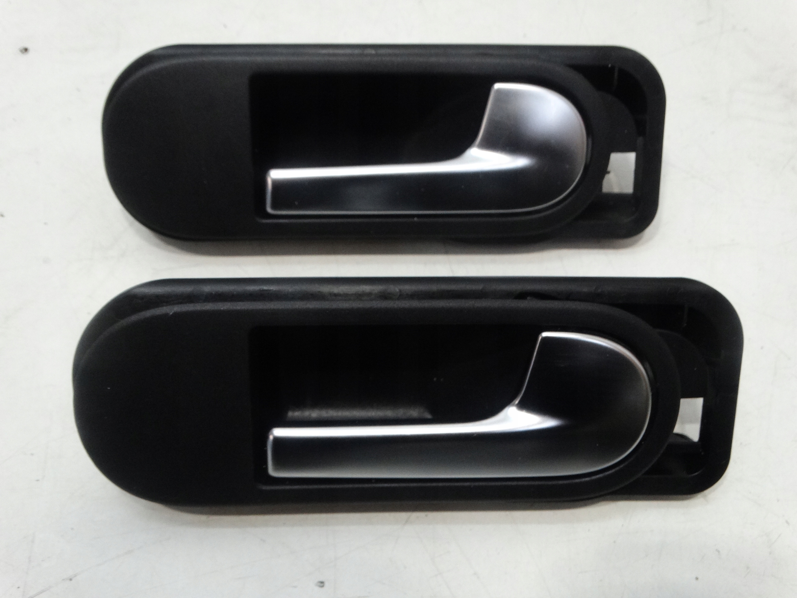 handle inner right front rear part VOLKSWAGEN GOLF VI plus 5M0837197