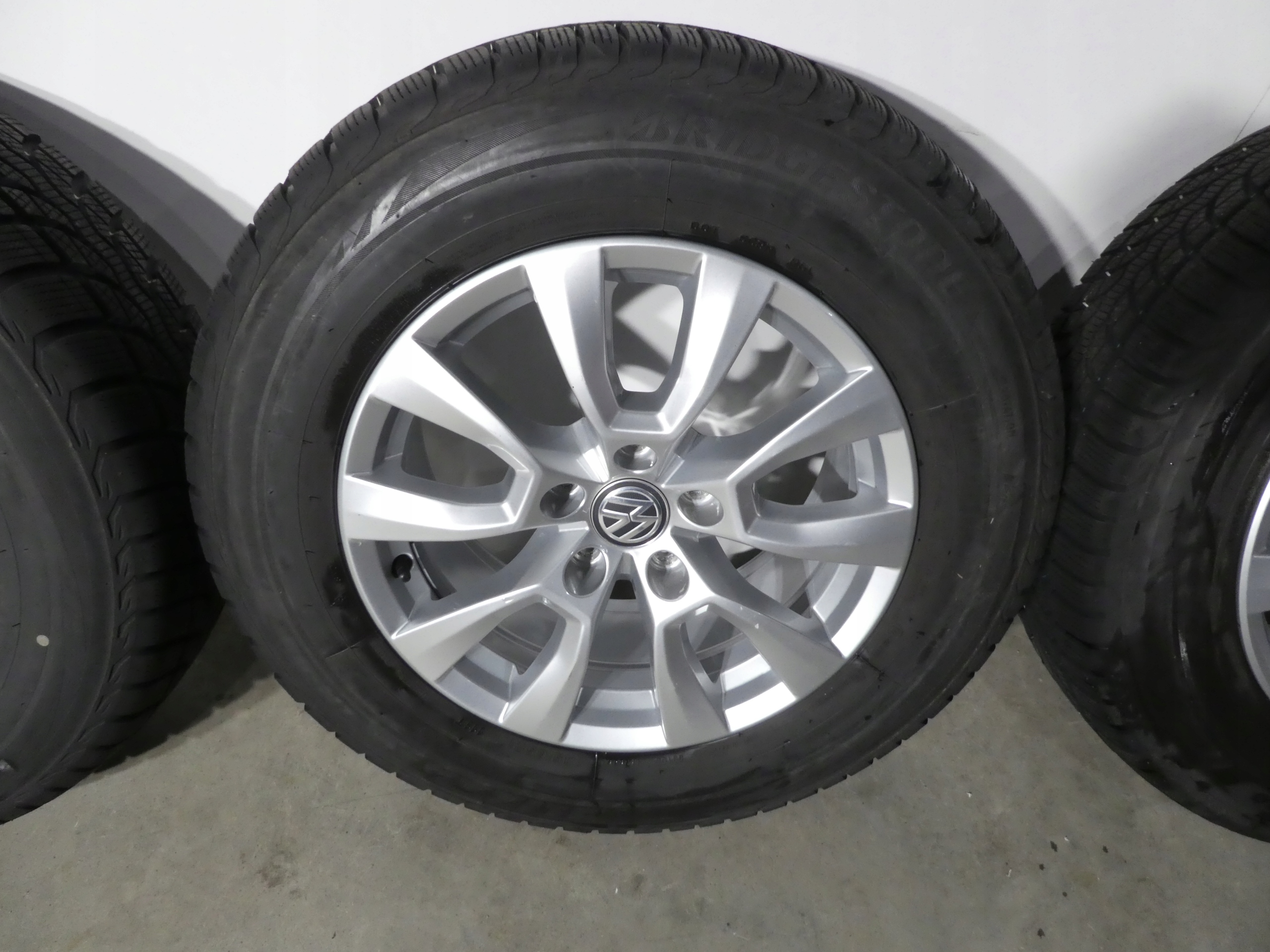 4X wheels discs tyres VW AMAROK 2H6601025A 245/65/17 2019R