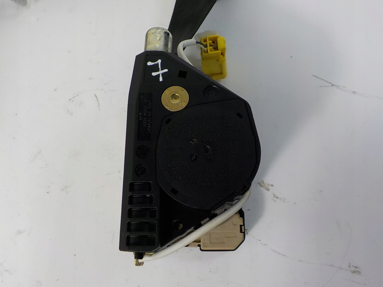 VW TOURAN und Gurten Sicherheits Spanner 1T2857705