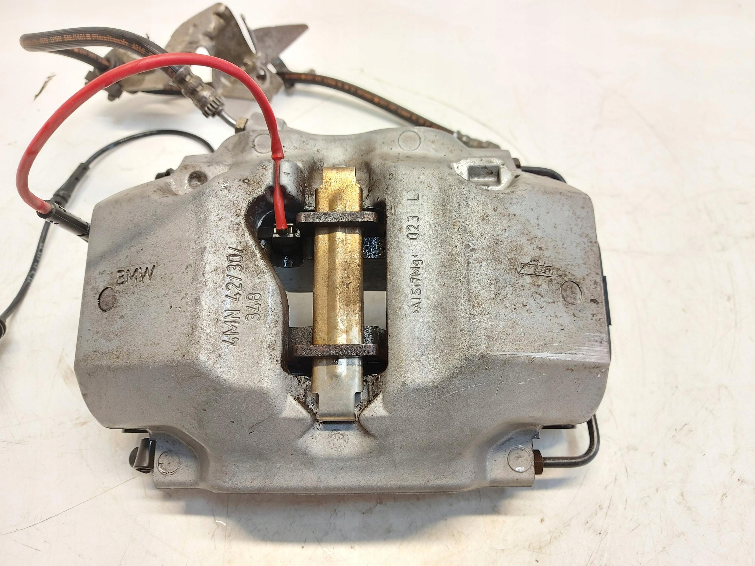 BMW G21 třmen brzdový předek levý