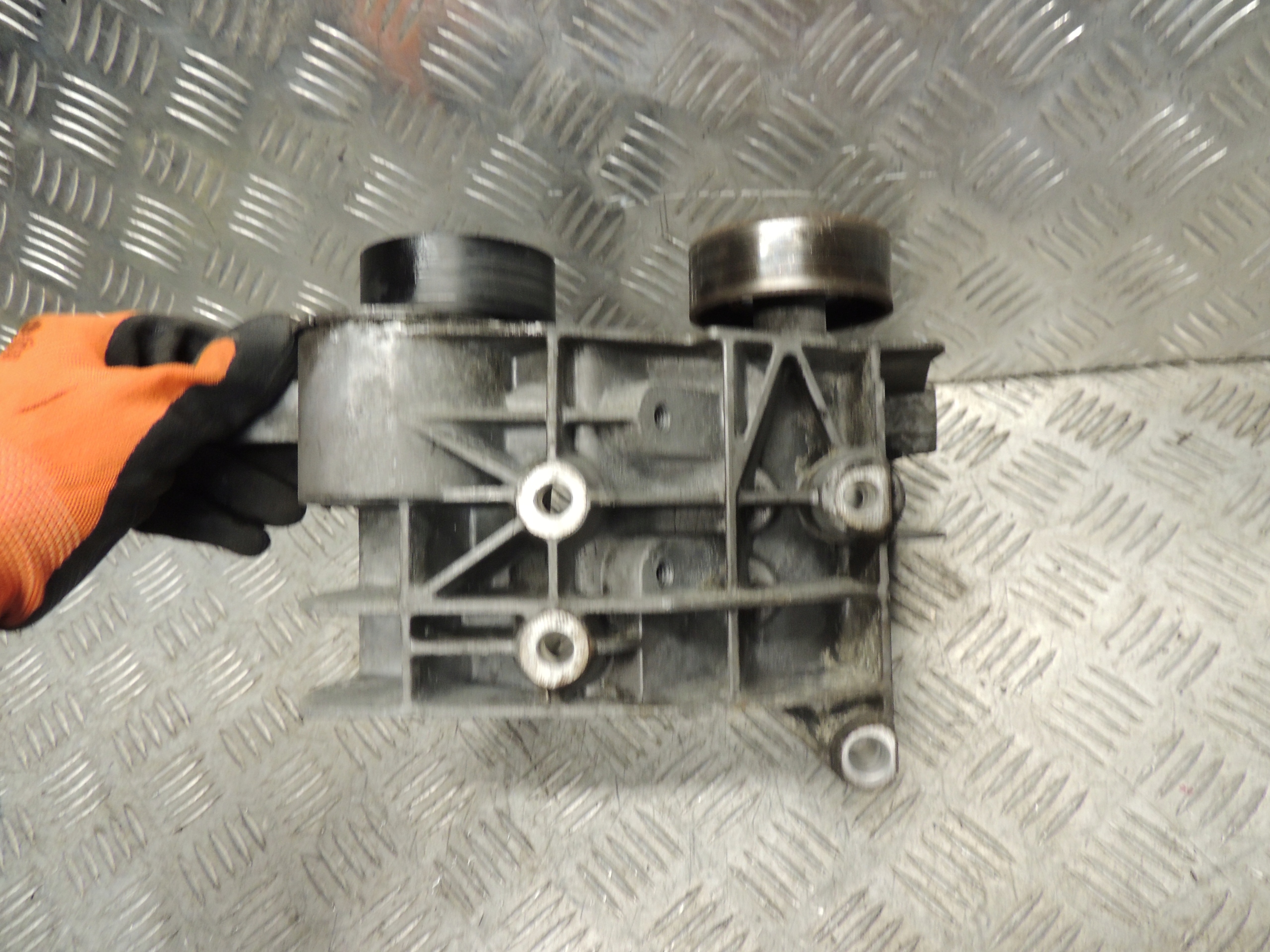 FIESTA MK6 1.3 ŁAPA ROLKA PASKA Typ samochodu Samochody osobowe