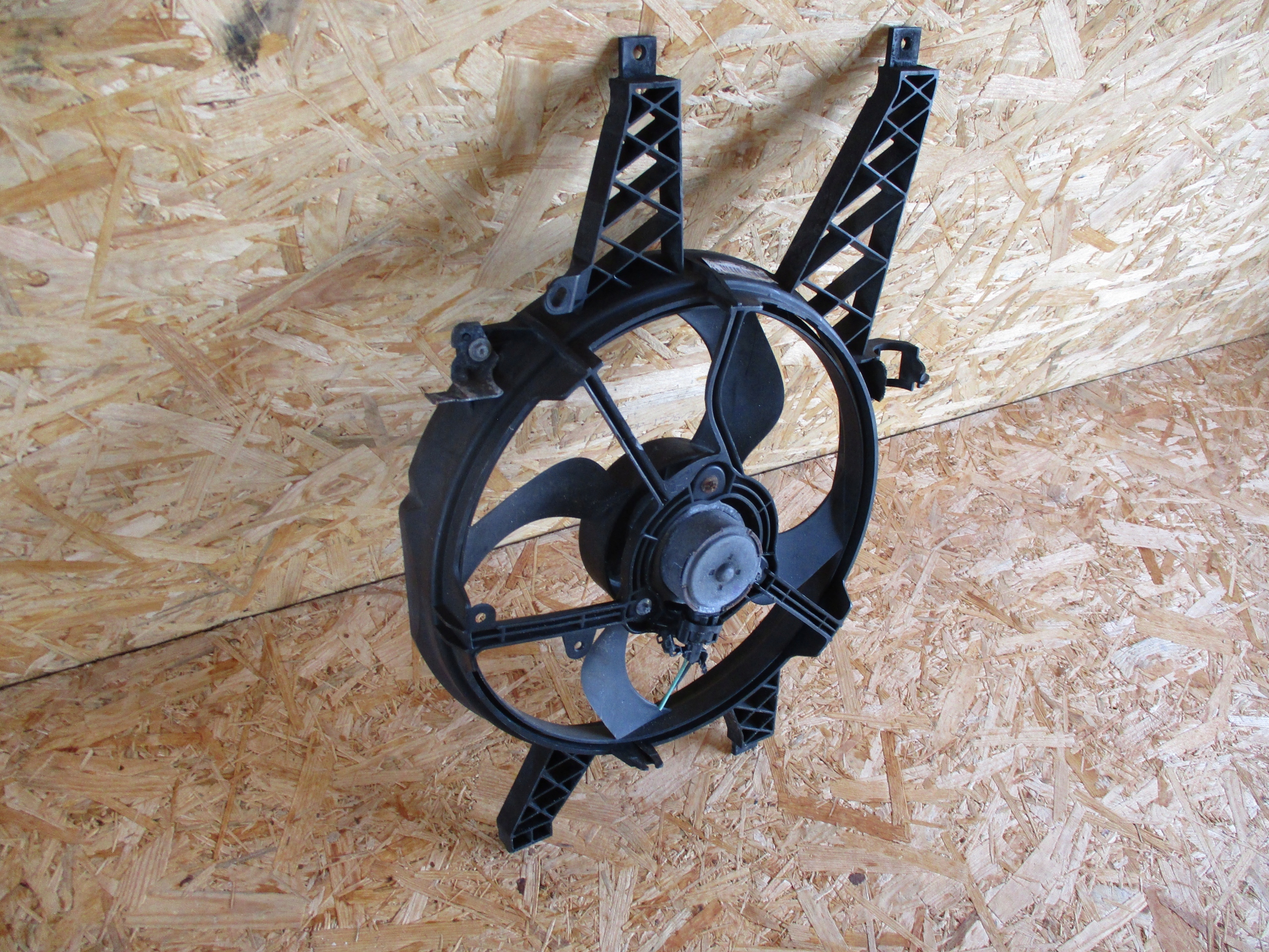 ventilátor chladiče RENAULT CLIO III MODUS