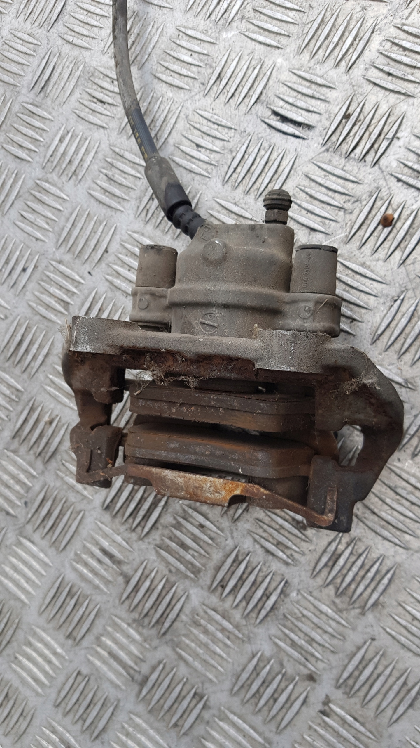 MERCEDES W212 Bremssattel Bremse Sattel Brems- links oder rechts heck