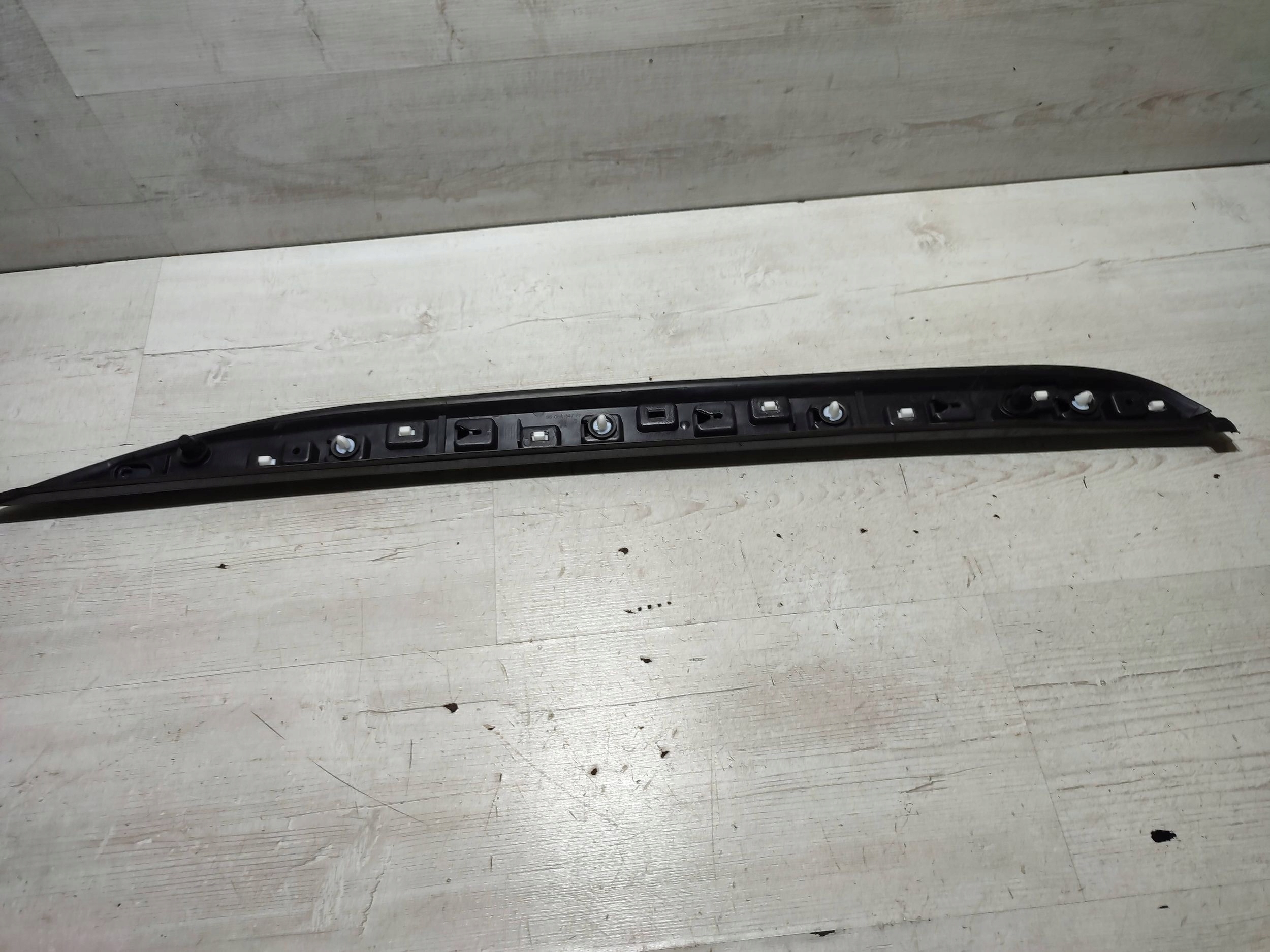 Peugeot 2008 and 2018 right side moulding roof