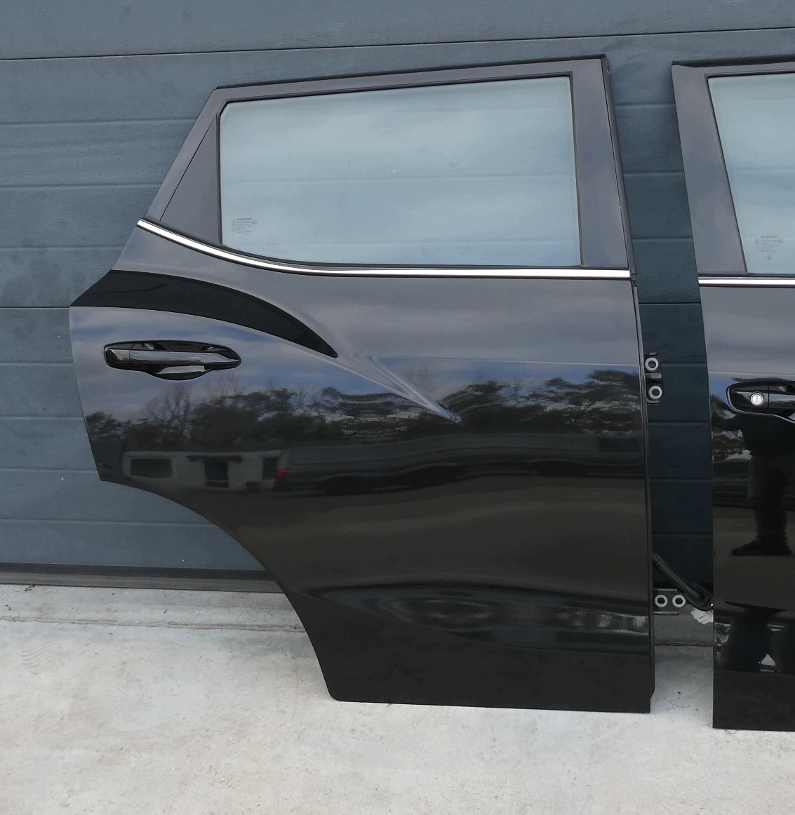 tür rechts heck SSANGYONG TIVOLI LAK SPACE BLACK METALLIC