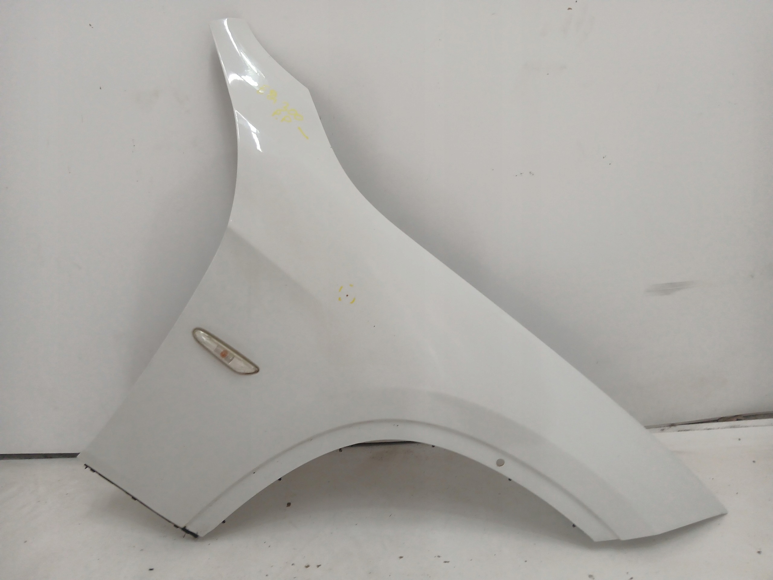fender right front BMW X1 E84 300