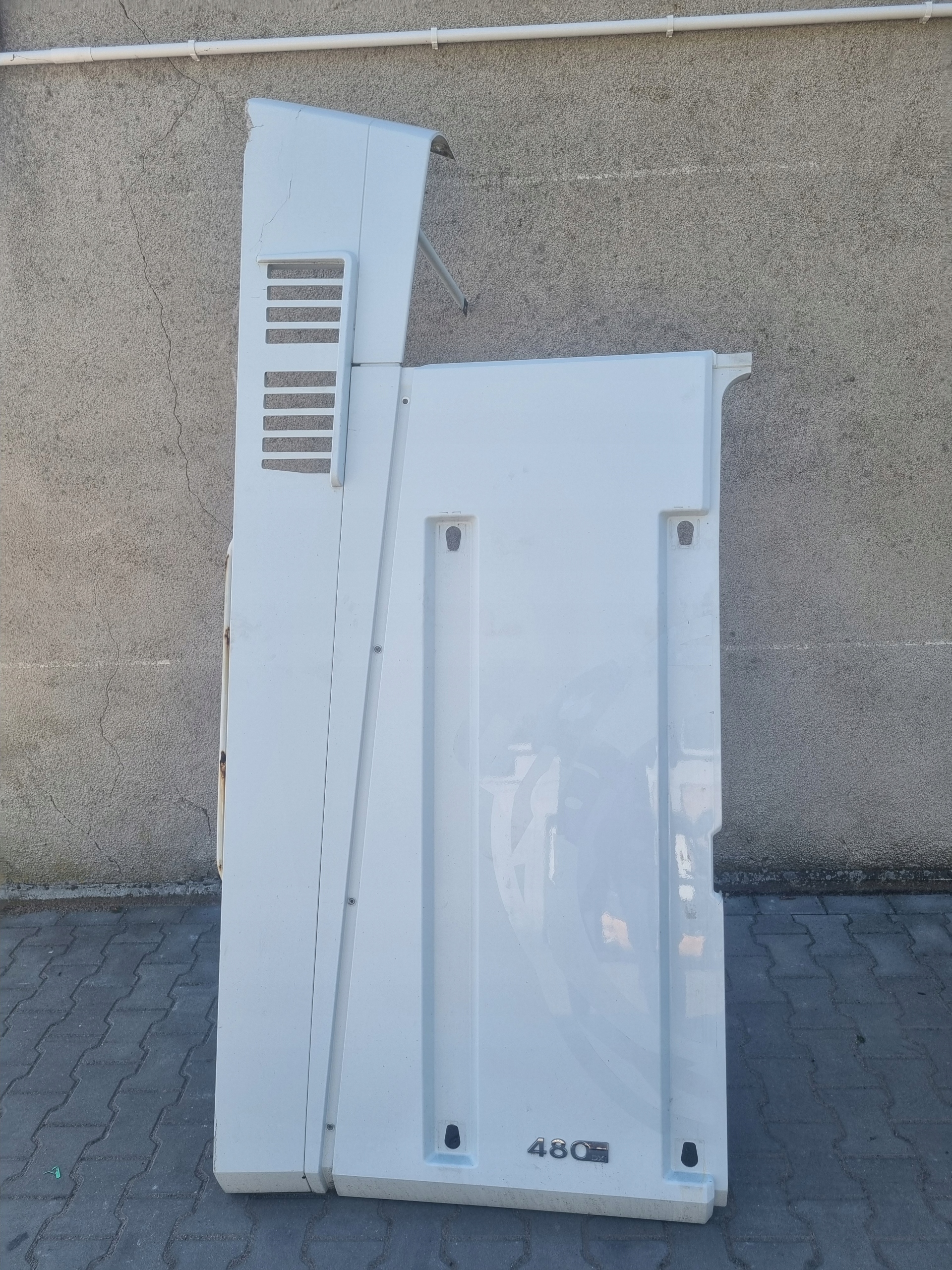 BOK PRAWY OWIEWKA POSZYCIE RENAULT MAGNUM DXI LIFT VEGA ORYGINAŁ