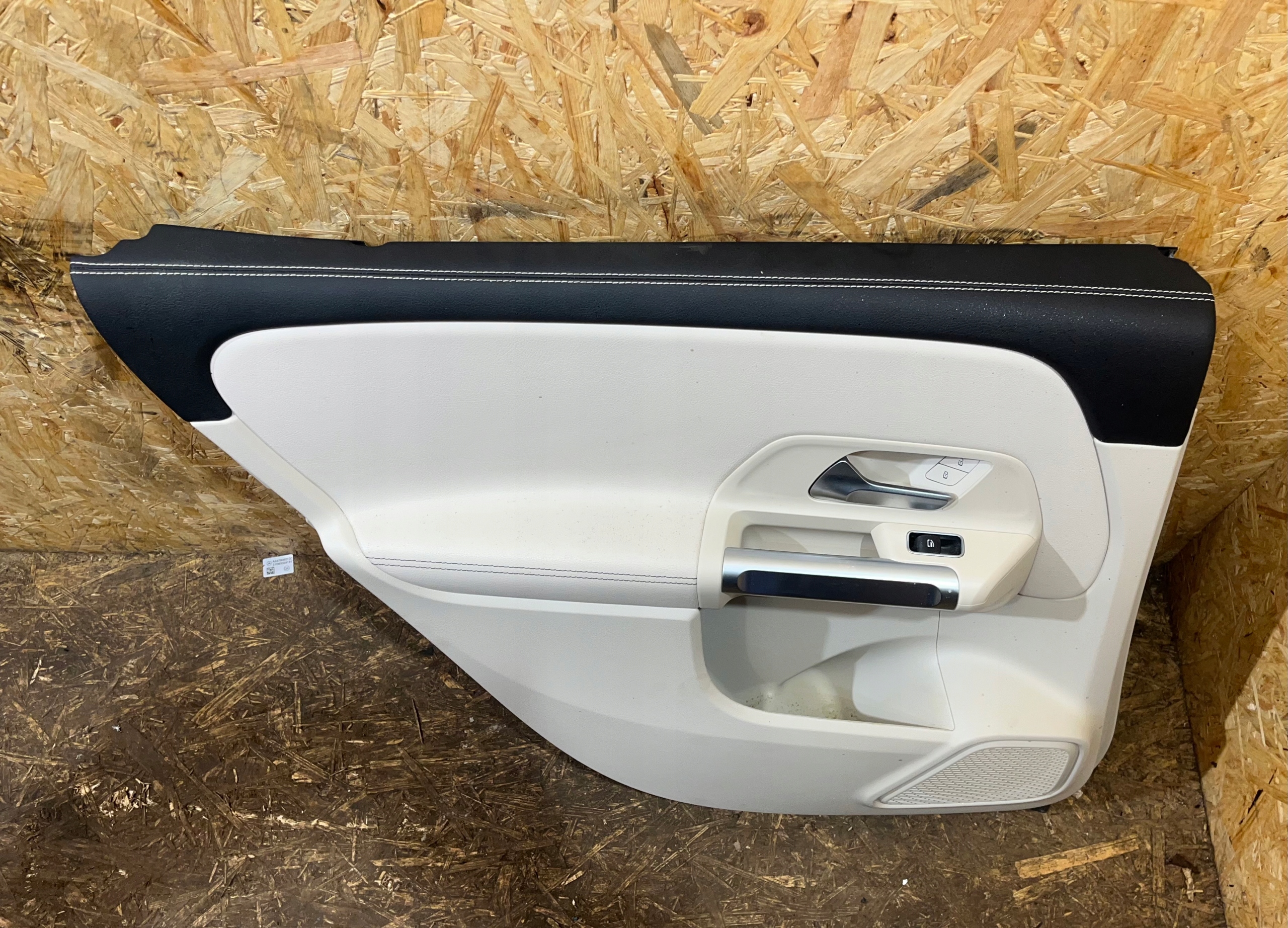 side door rear part rear left MERCEDES GLB X247 1
