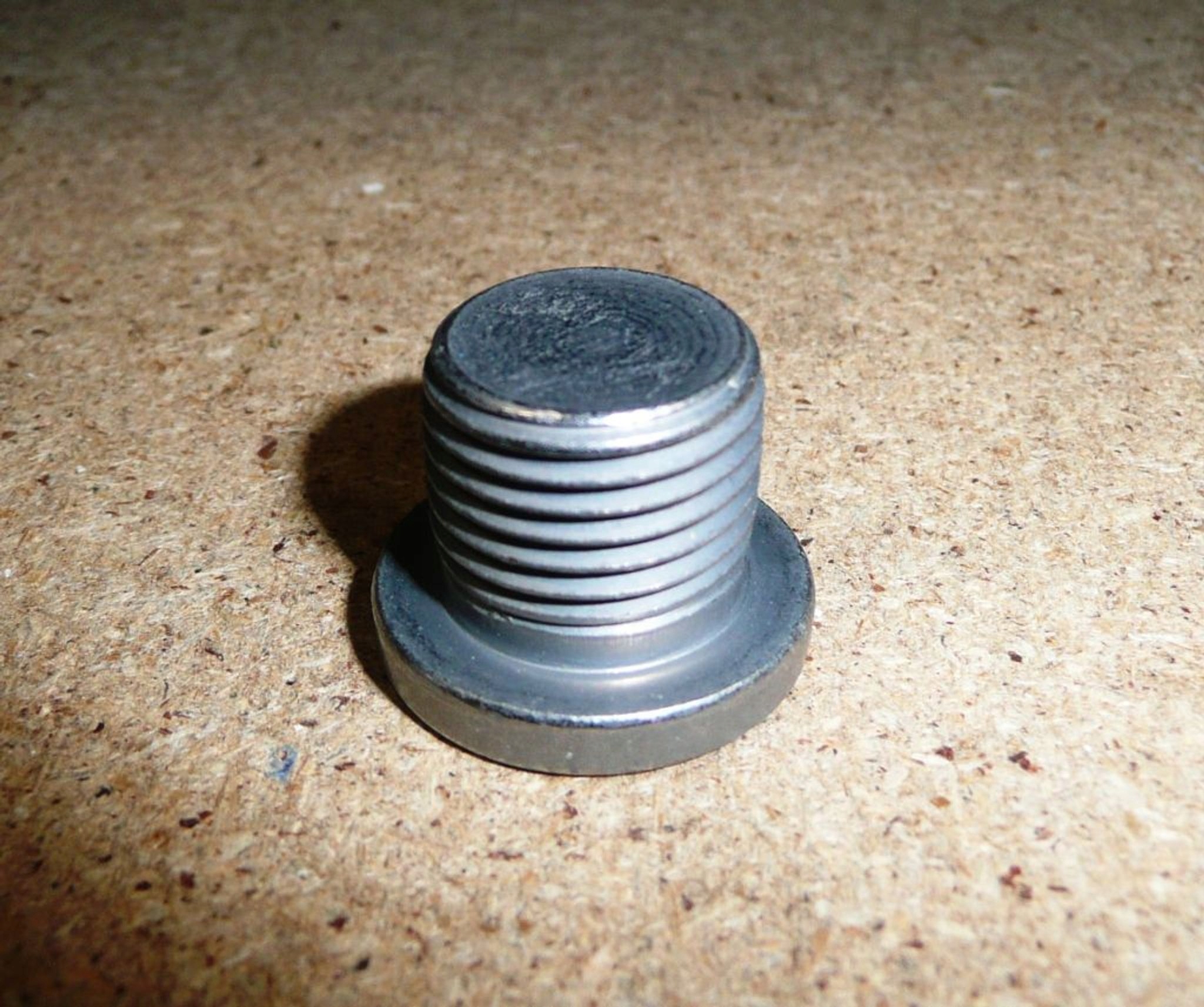 KOREK MISY OLEJU C,P,R 16X150