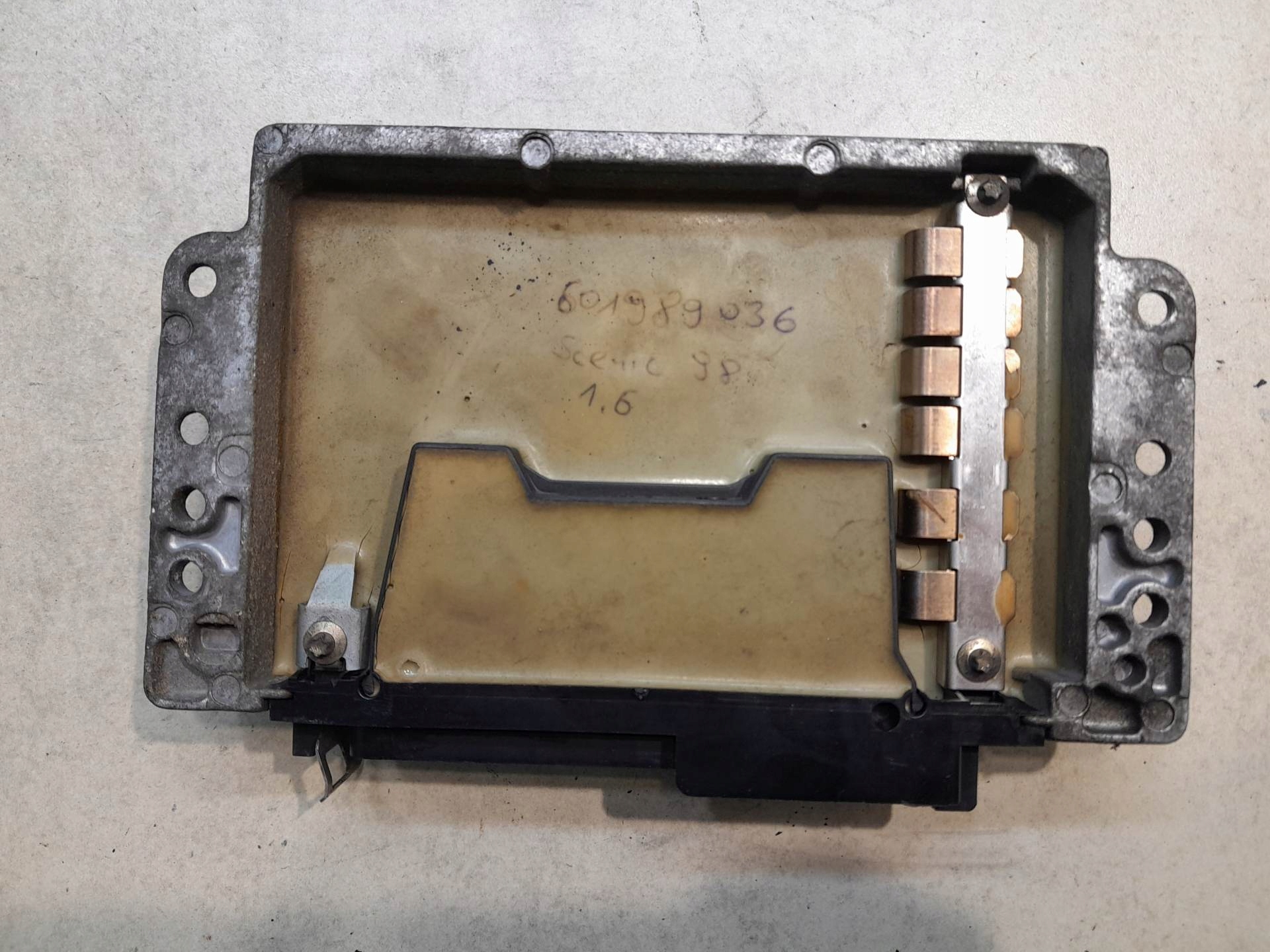 control unit of the engine RENAULT SCENIC 1.6 S115300202