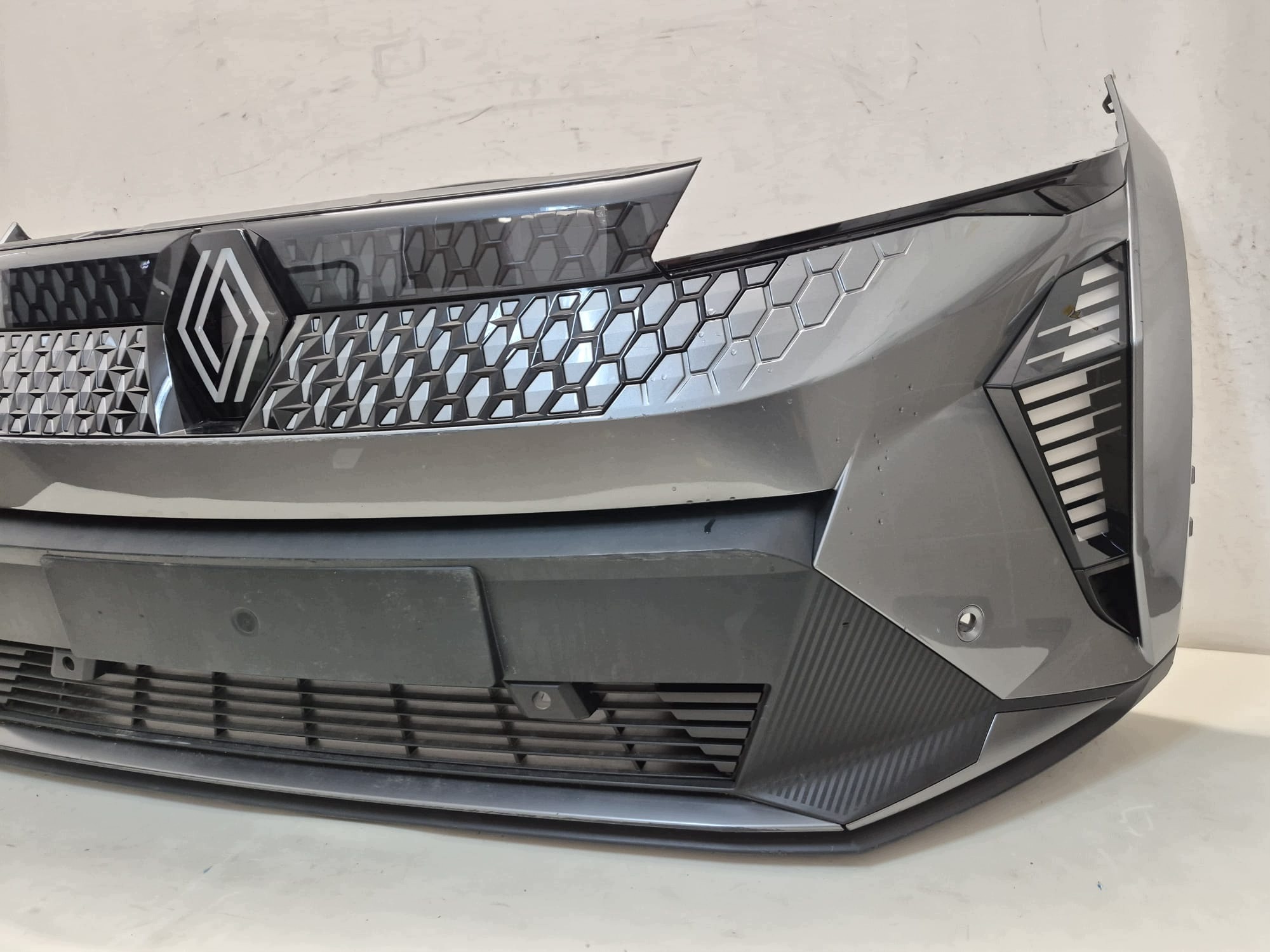 RENAULT SCENIC V 5 E-TECH 24- bumper front front PDC RADAR 620263121R