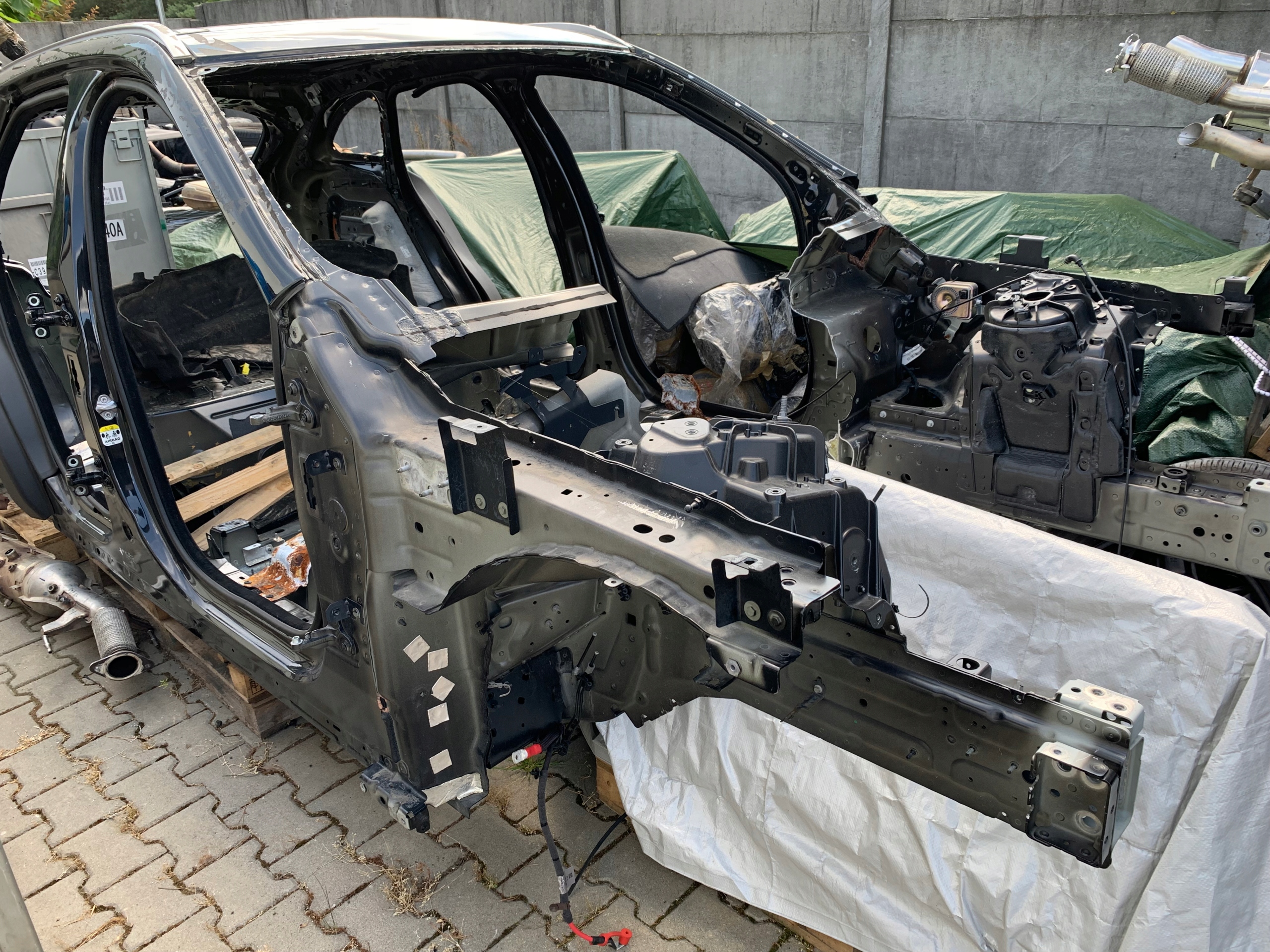 JAGUAR F-PACE X761 ПРАВА ЧЕТВЕРТИНА ЛОНЖЕРОН СТІЙКА ПОРІГ ПЕРЕД ЧАСТИНА