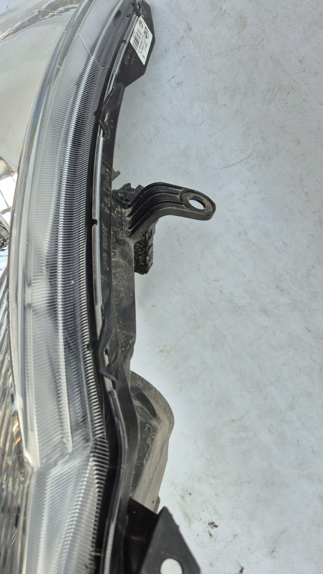TOYOTA VERSO 09-13 light right front front 81110-0F090