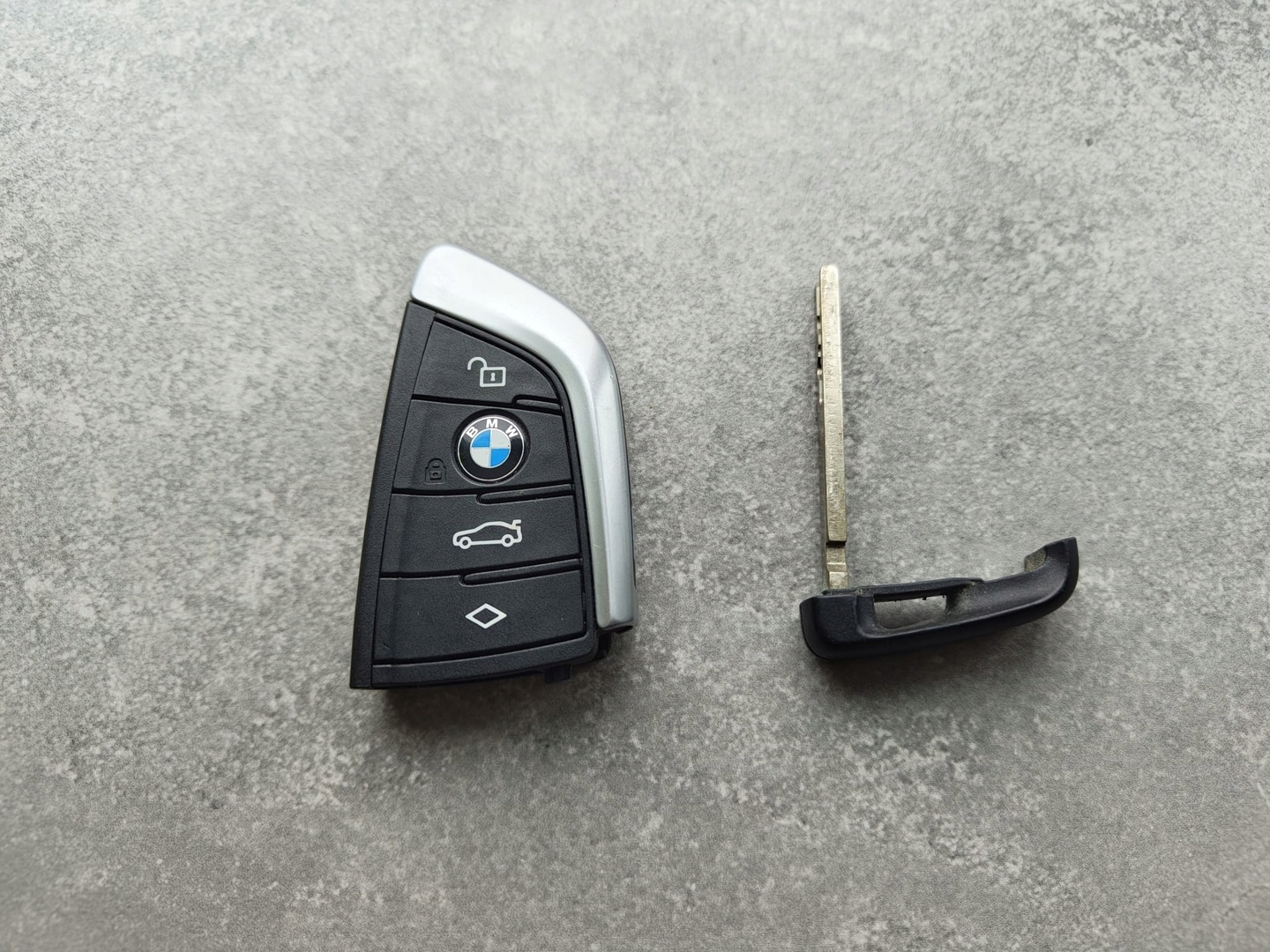 key BMW X3 2019 8717515 PILOT