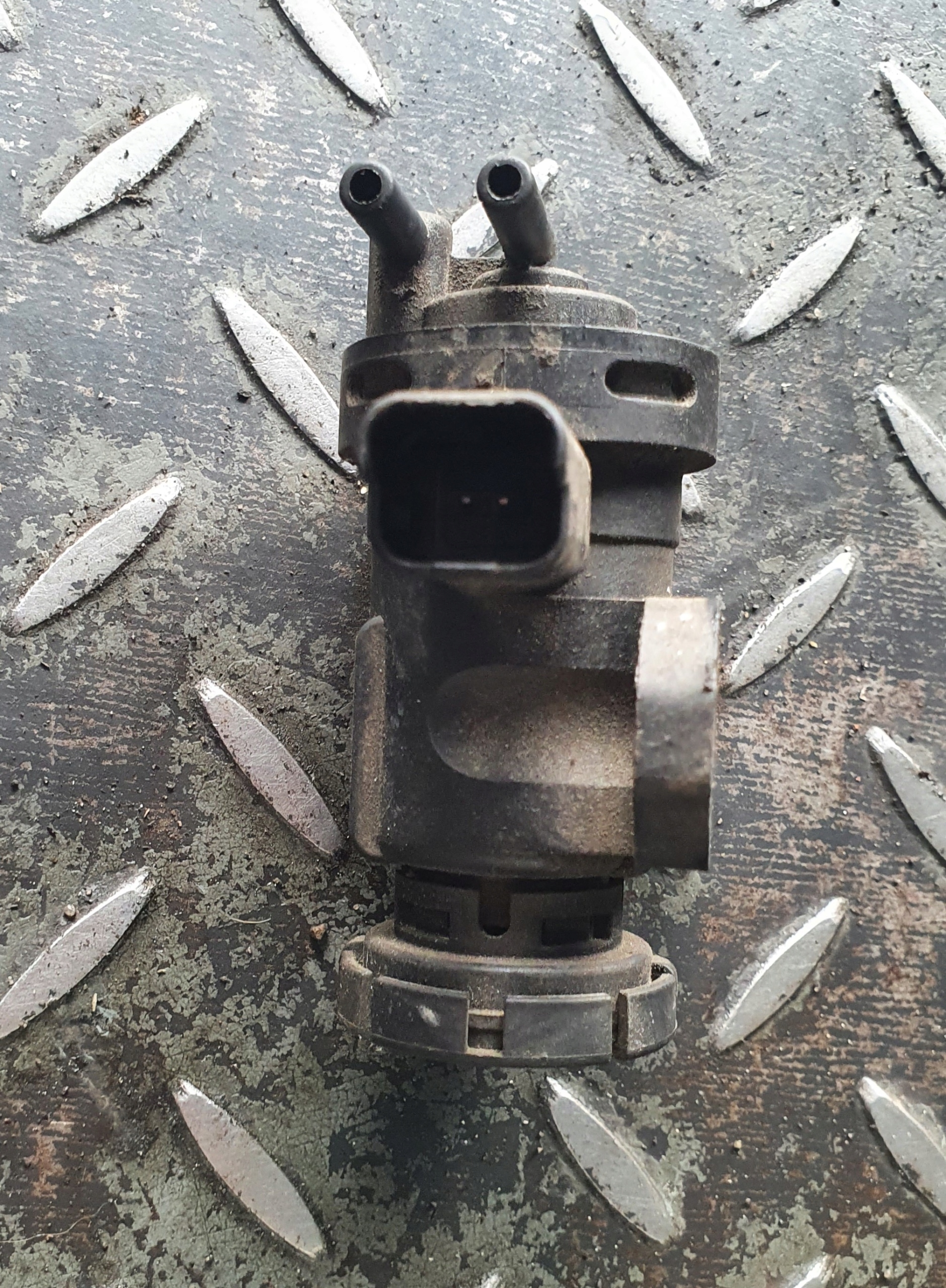 клапан давления CITROEN C5 2.2 9635704380