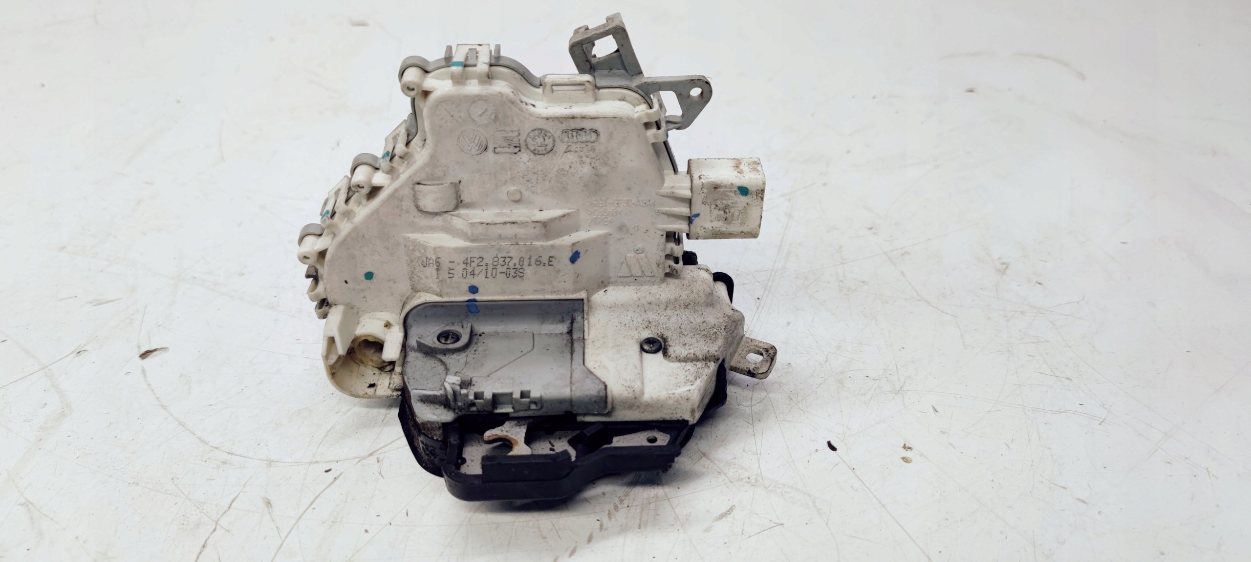 lock door right front AUDI A6 C6 4F2837016E 7PIN