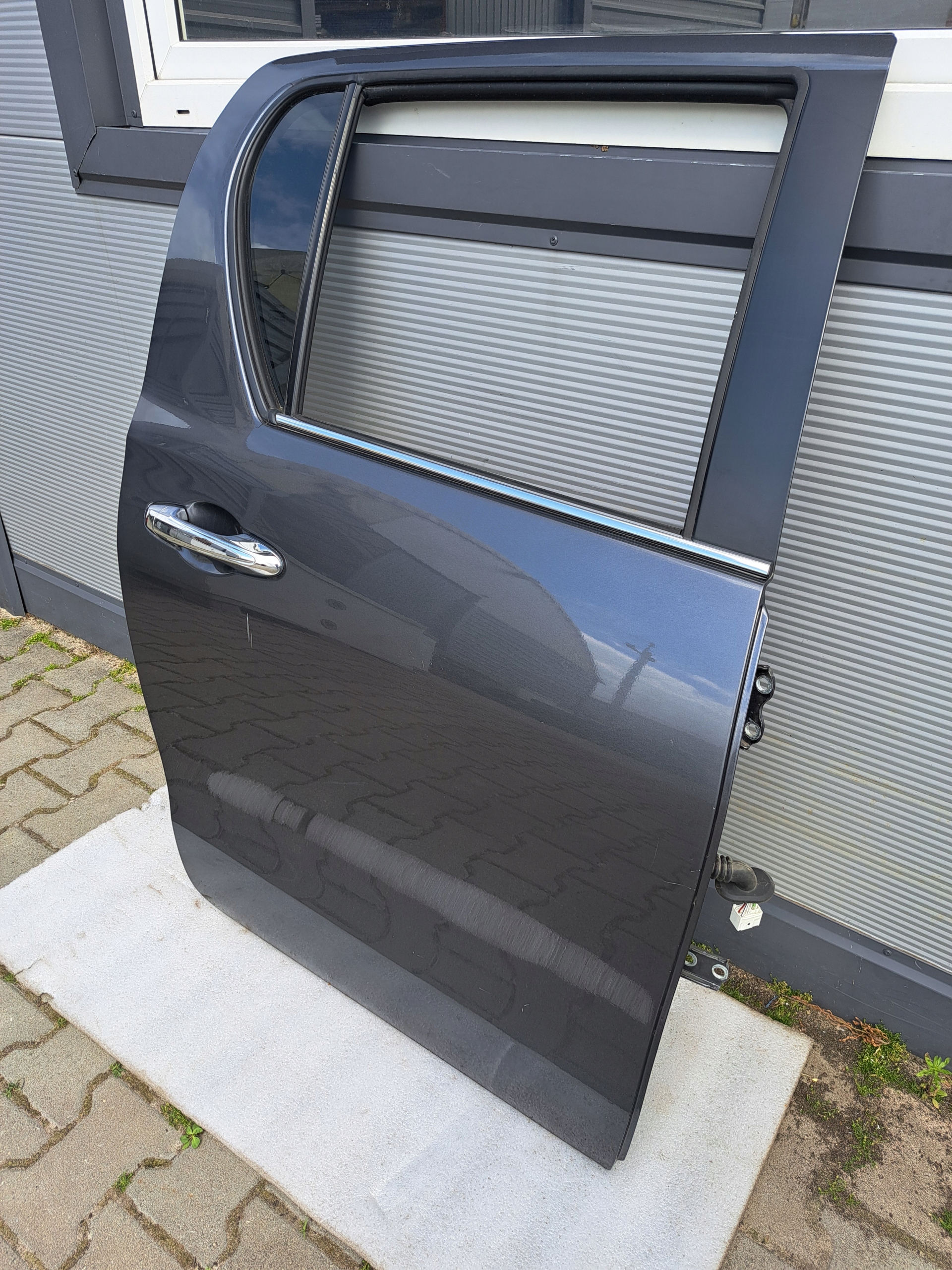 TOYOTA HILUX VIII INVINCIBLE DRZWI PRAWY TYŁ ORYGINAŁ Numer katalogowy części TOYOTA HILUX VIII INVINCIBLE DRZWI PRAWY TYŁ ORYGINAŁ