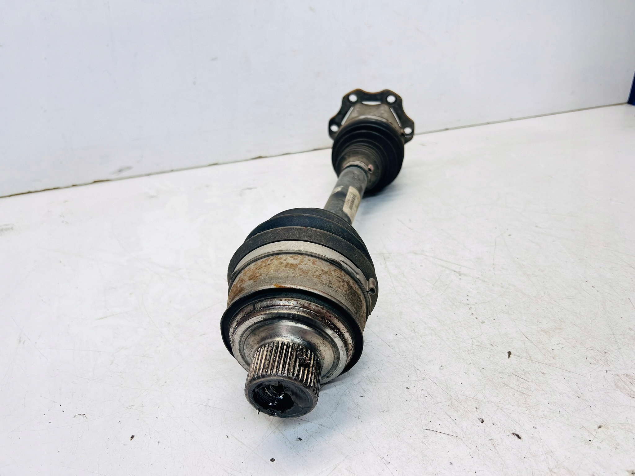 Antriebswelle links oder rechts vorne AUDI A4 B9 A5 8W0407271F