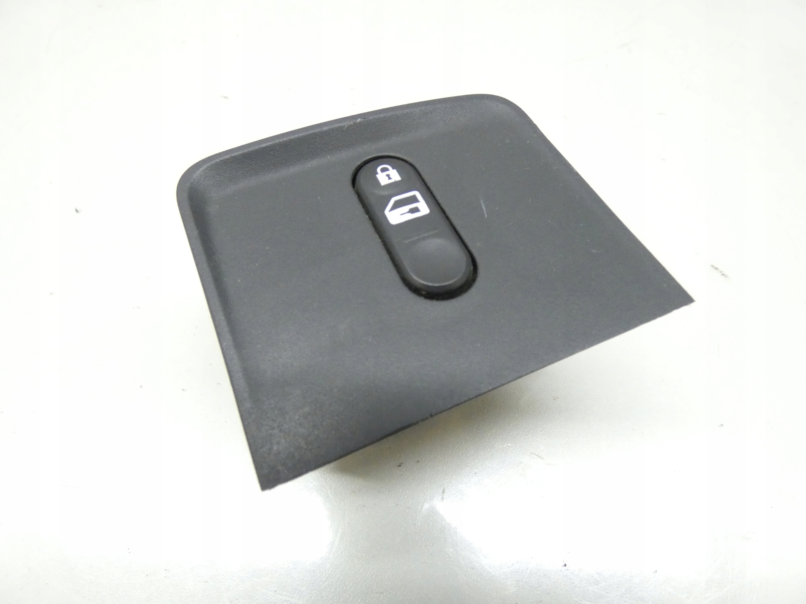 switch central of a lock NISSAN PRIMERA P12 02-07
