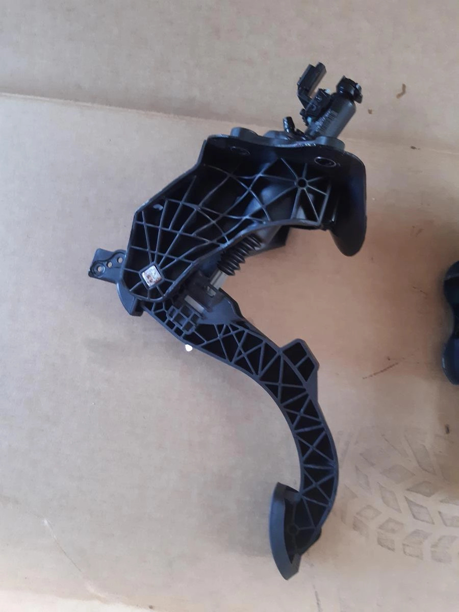 9820886180 9830021680 - Partner IV Berlingo IV Combo E насос