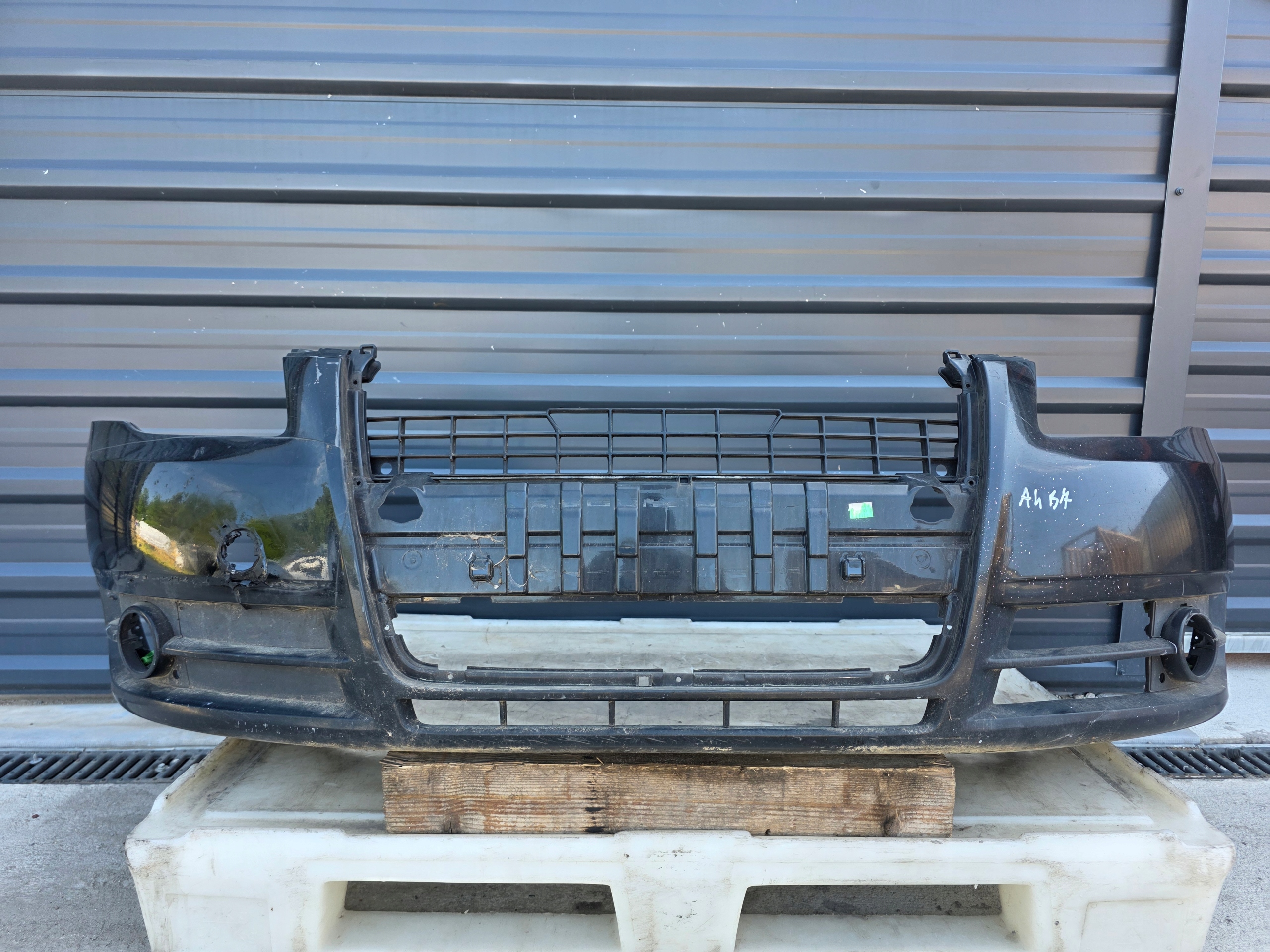 Pare choc Avant AUDI A4 B7 LY9B Original Sans Accessoires !!!