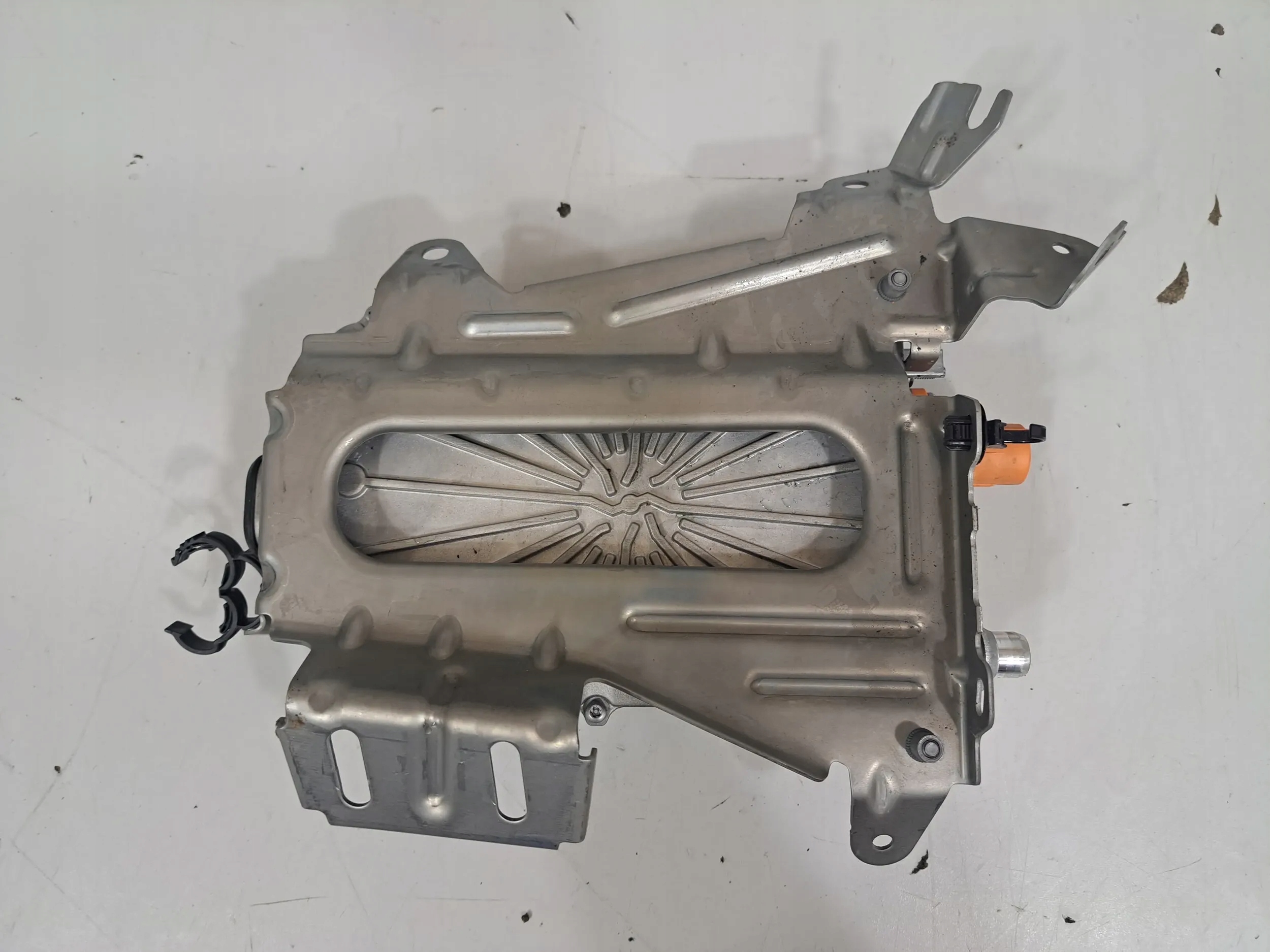 BMW i4 2024 моторчик вентилятора