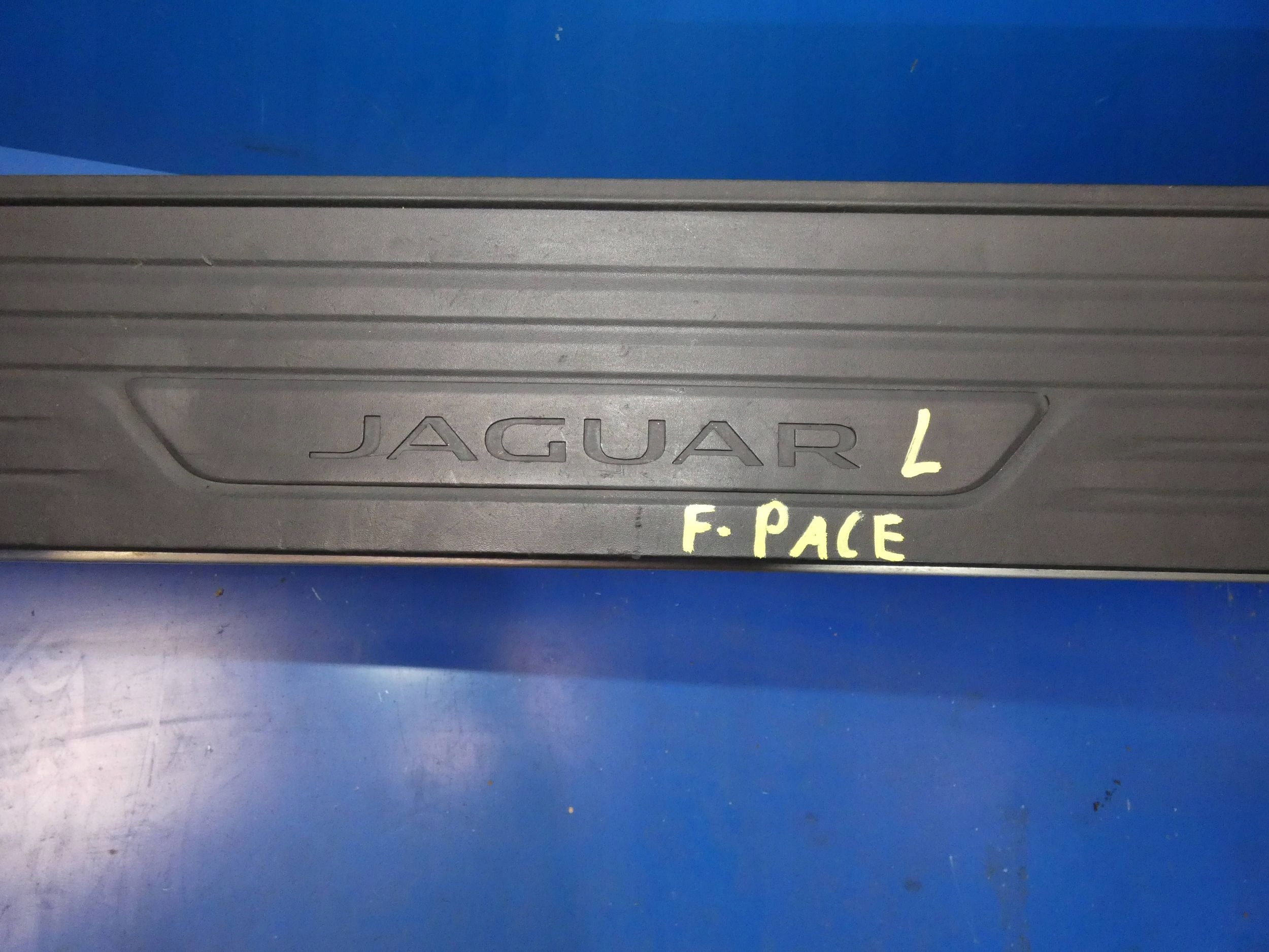 JAGUAR F-PACE X761 threshold STOPIEN left holder