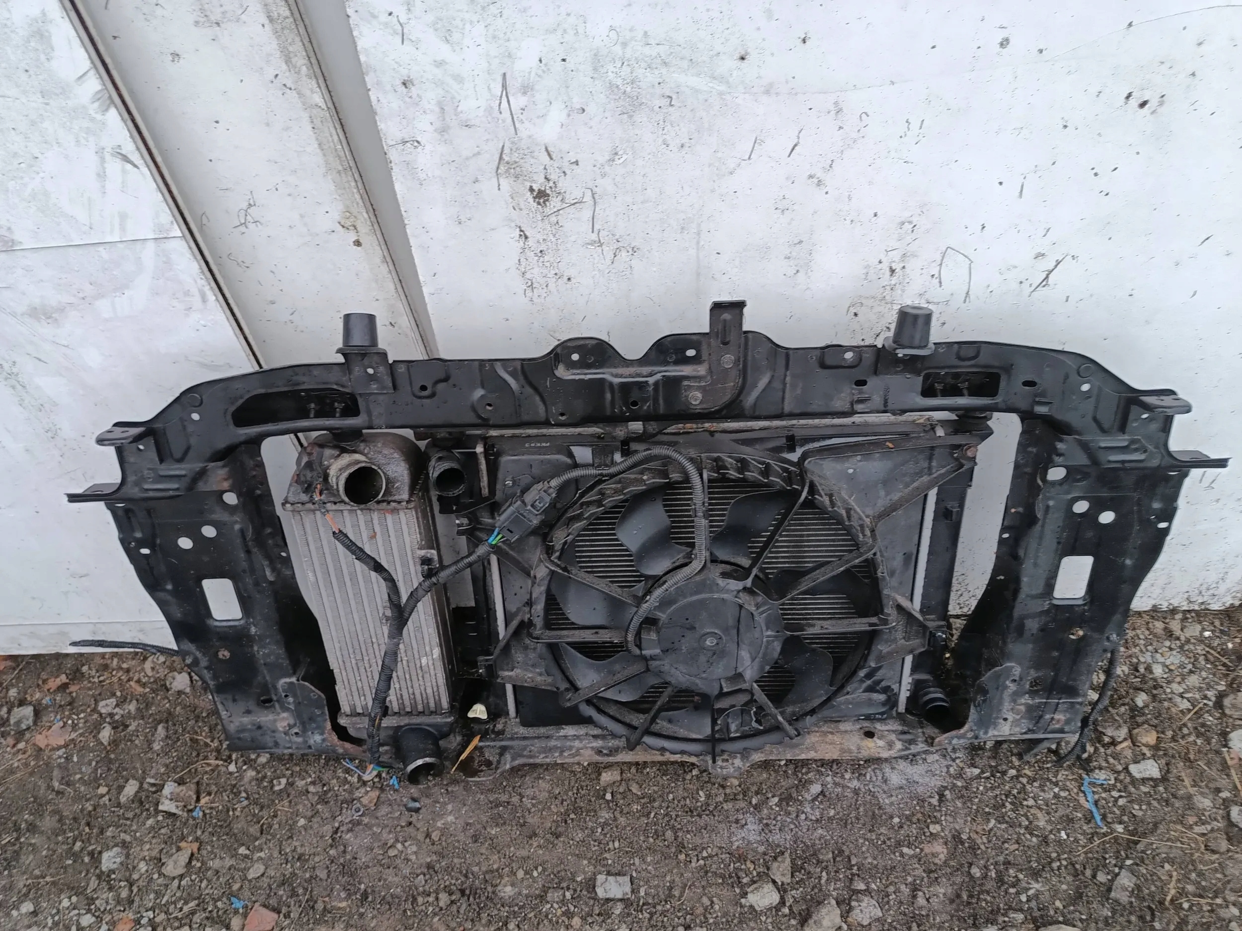 KIA VENGA support panel for radiators fan radiator 1,4CRDI 1,6CRDI