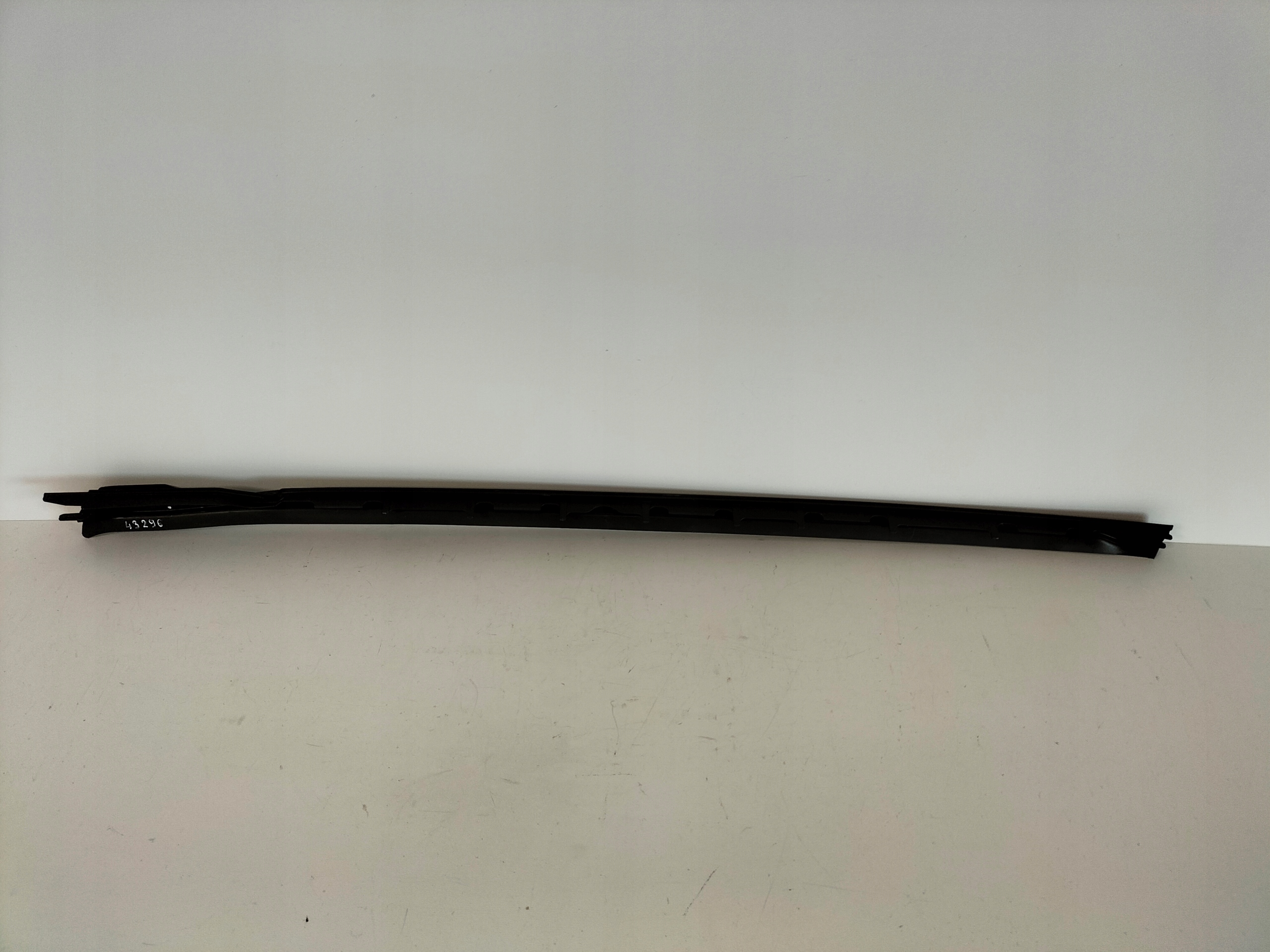 moulding windows czolowej vertical left BMW X7 G07 19