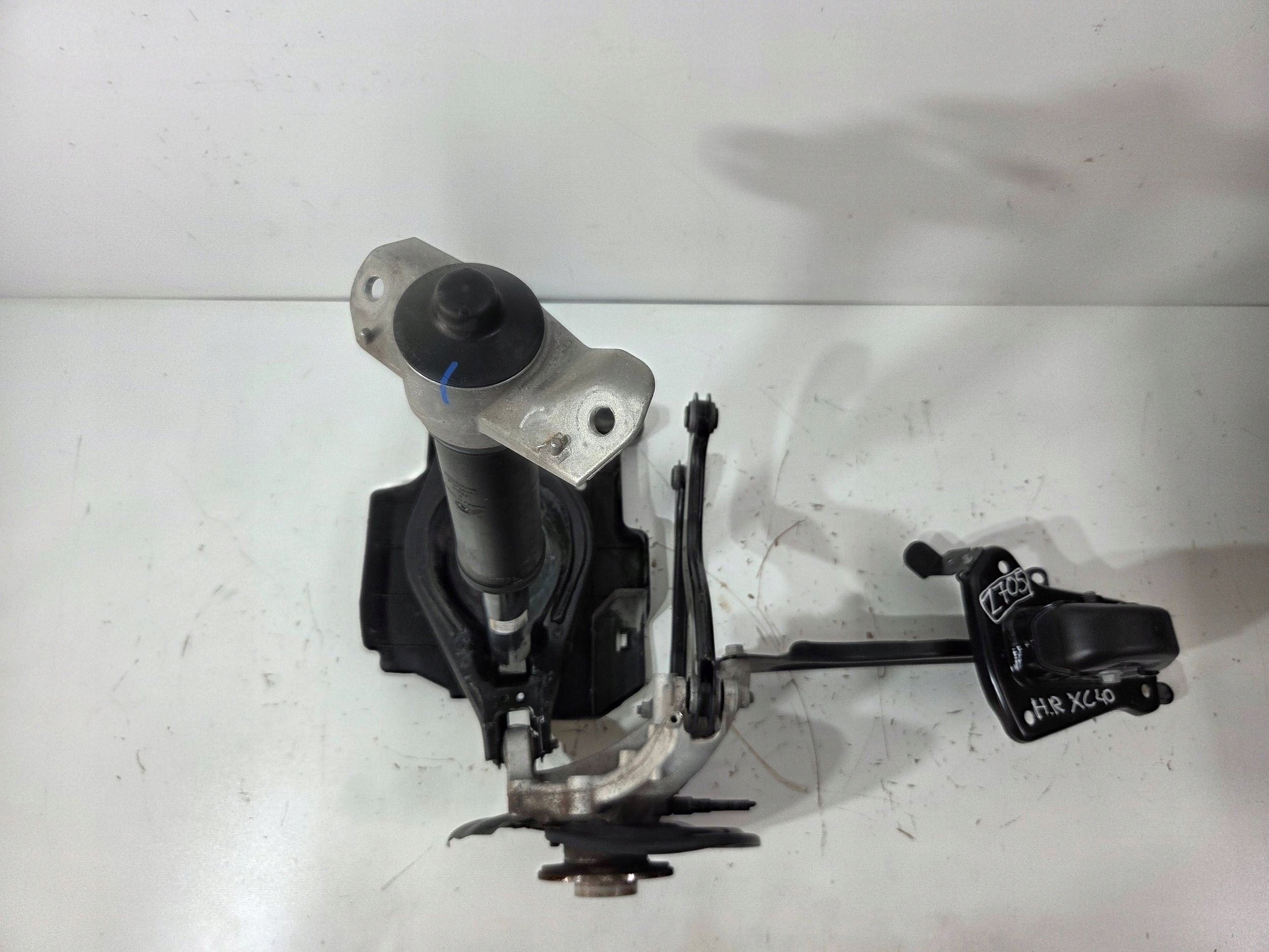 Volvo XC40 swing rear right 32246251 (Z705)