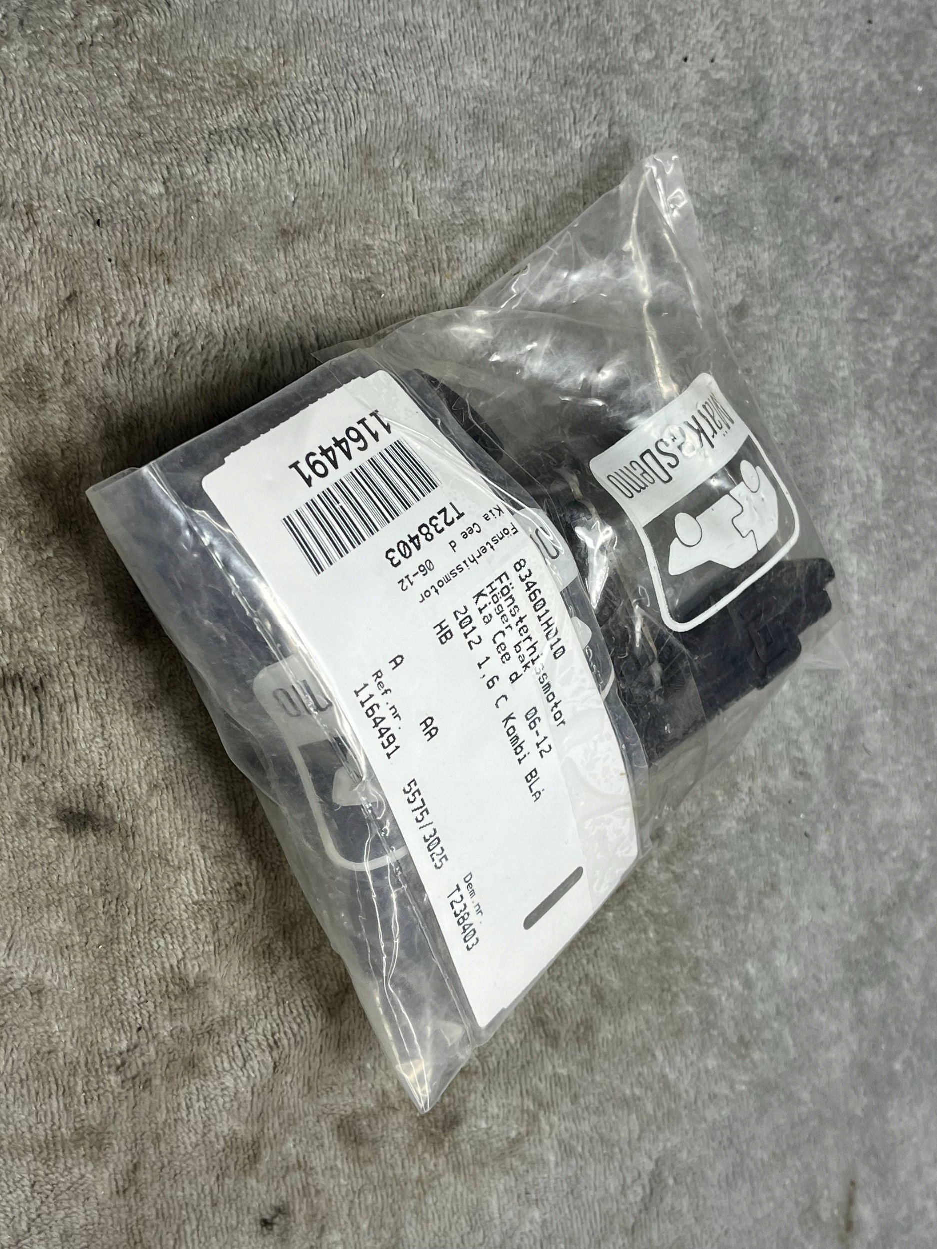 Micro moteur Vitres Arrière KIA Ceed 834601H010 !J