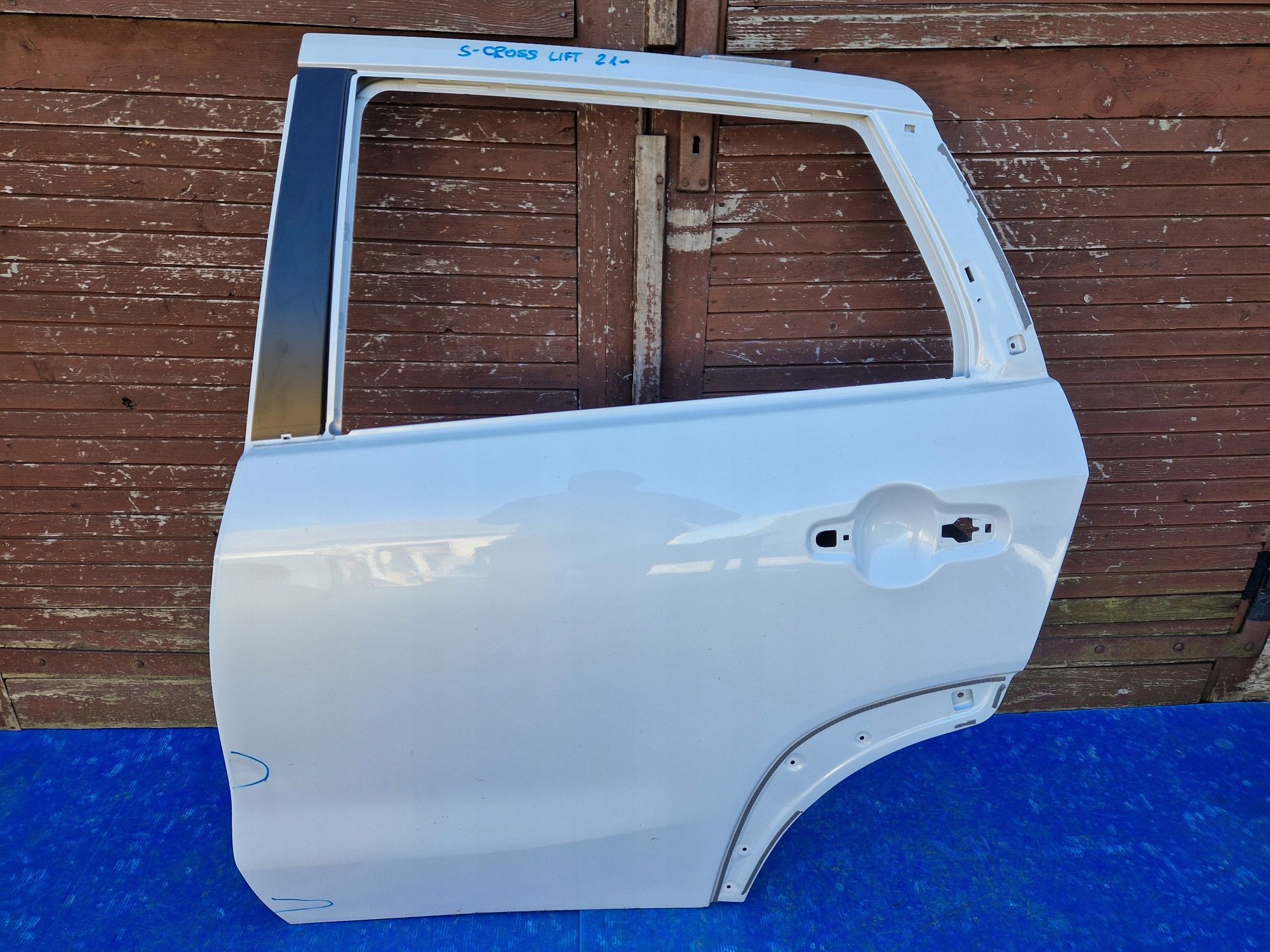 door left rear. SUZUKI S-CROSS II 2021R->