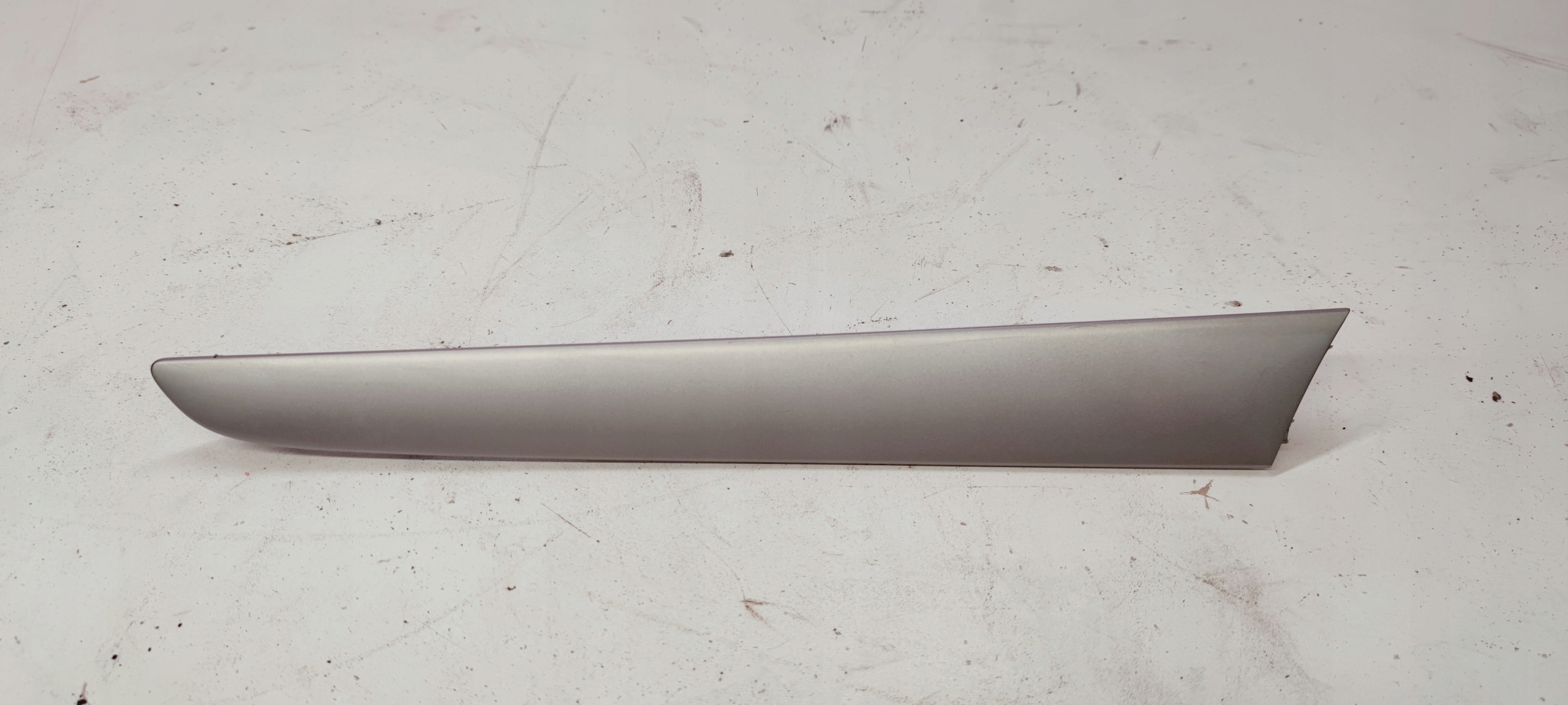 moulding DEKORY door right AUDI Q5 8R 8R0867410