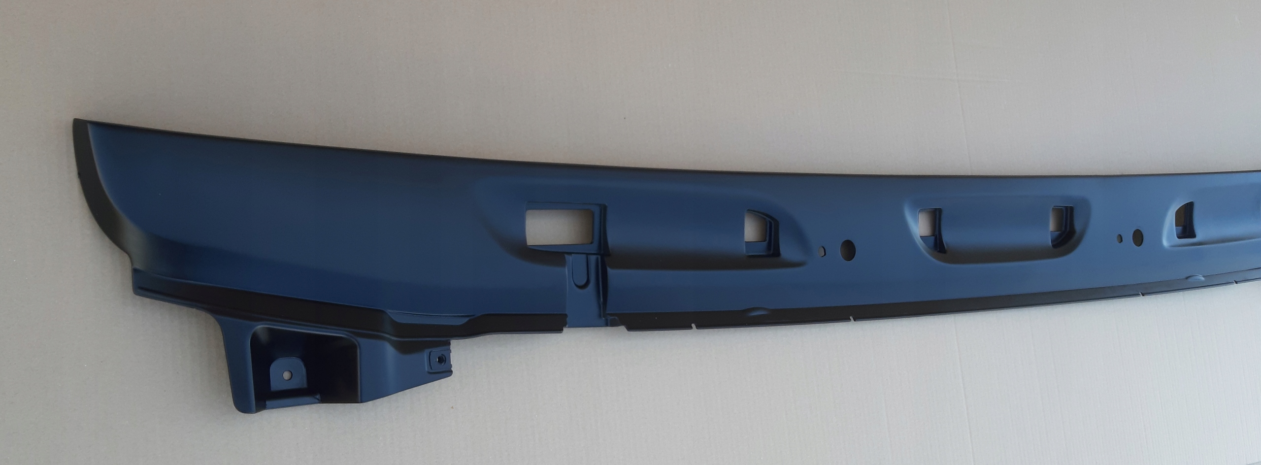 DAF XF 106 EURO 6 PODSZYBIE LISTWA 1940691 Producent części DAF OE