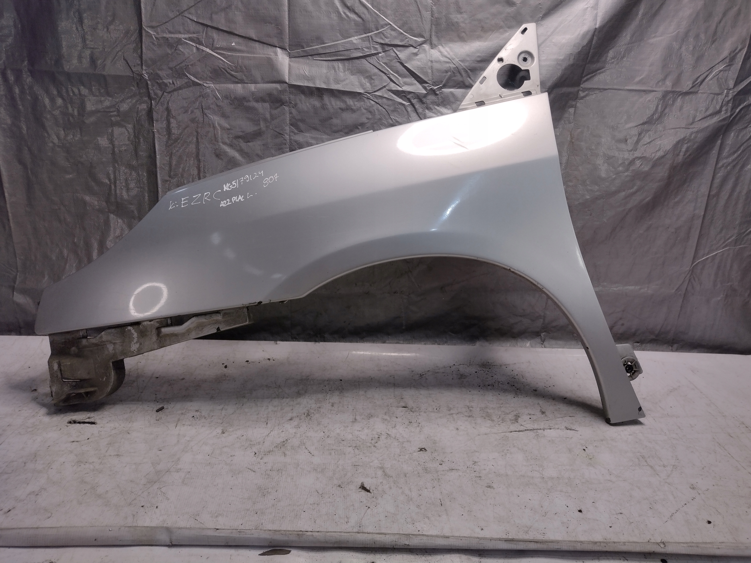 fender left front Peugeot 807 k: EZRC