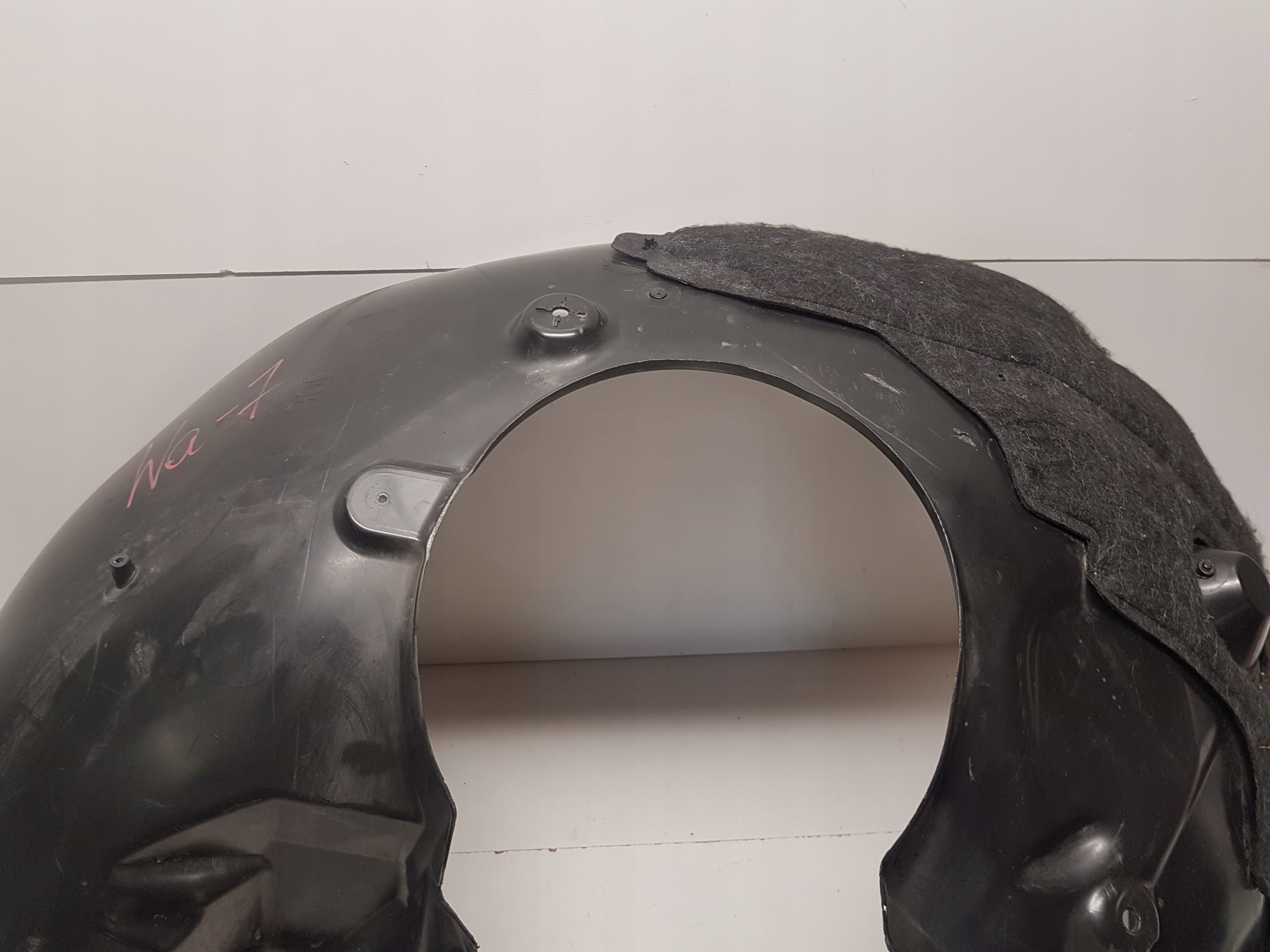 mudguard right front BMW U06 8498436