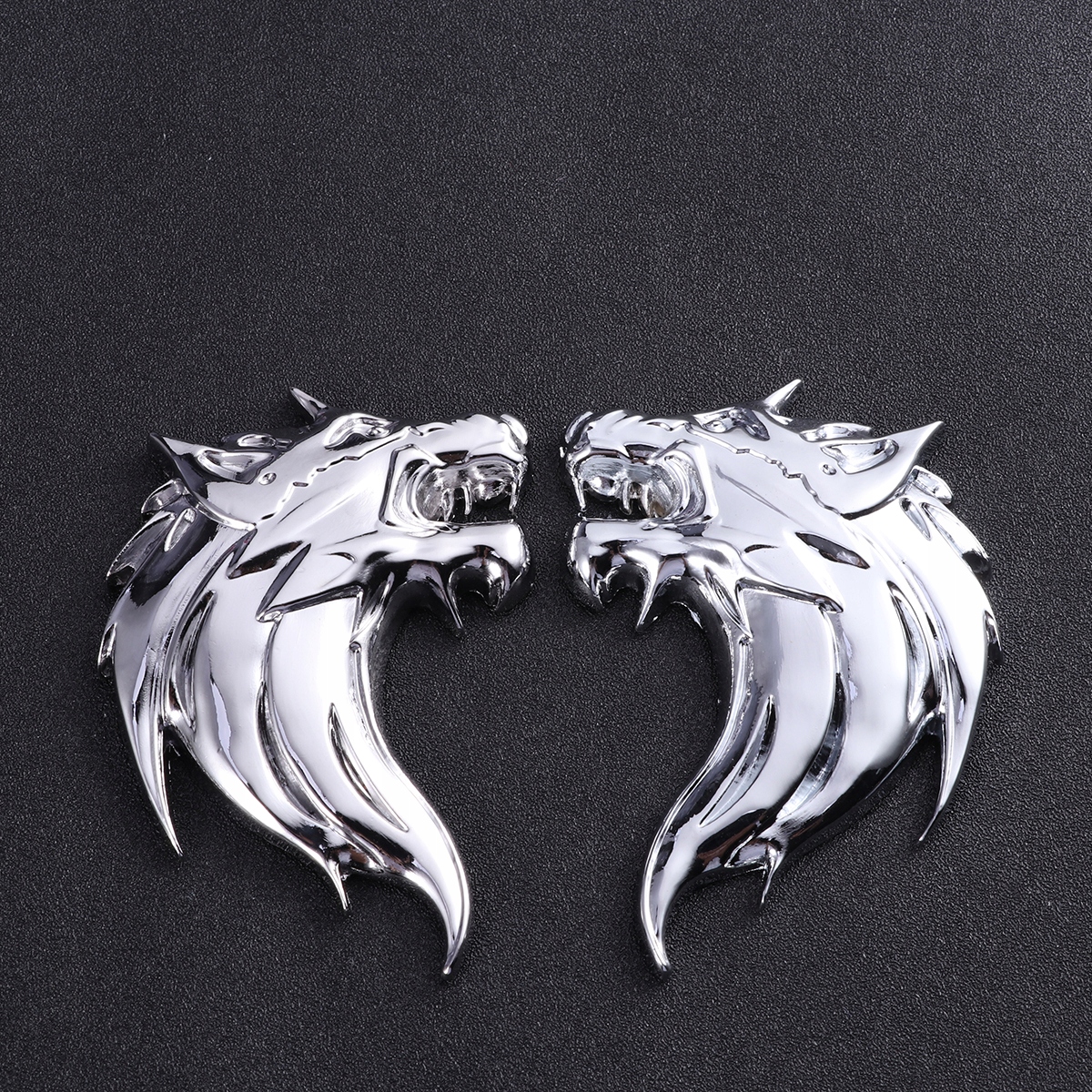 1 para 3D metalowej głowy wilka z tyłu samochodu