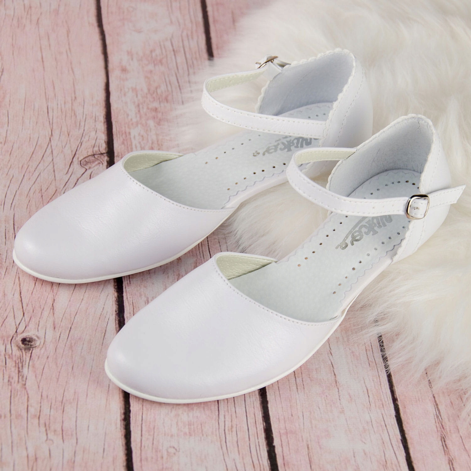 Buty komunijne dziewczęce KBD-700 - Rozmiar: 35 - EAN (GTIN) 5905413205439