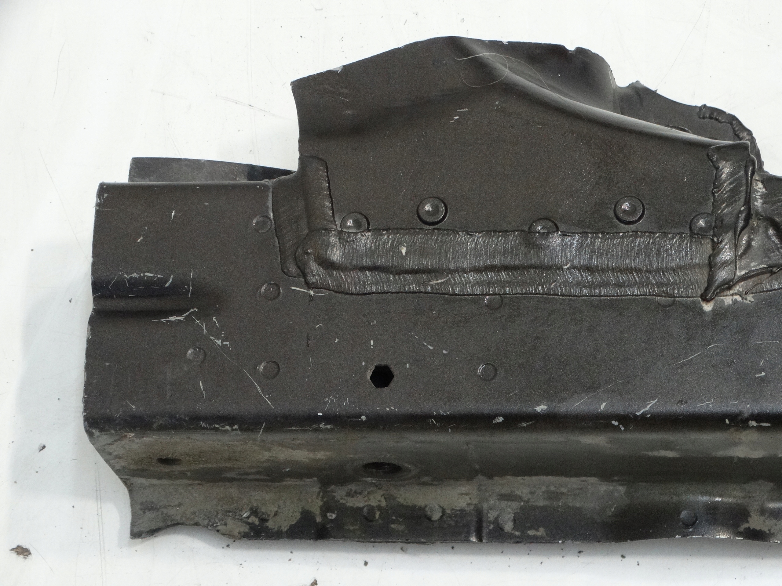 quarter console left front AUDI A6 C7 2011-2018R. 4G0805677