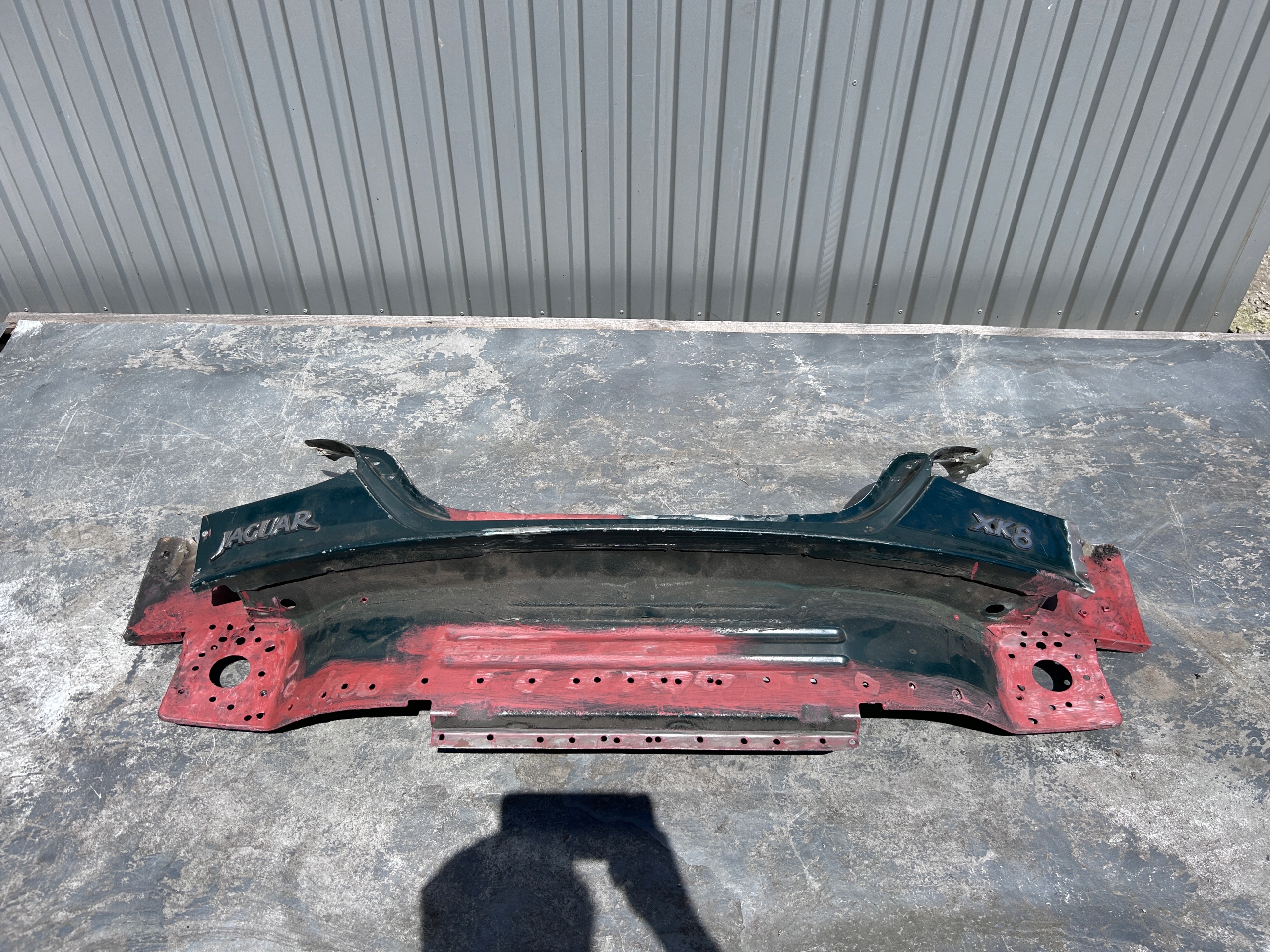 Tylny pas ściana Jaguar XK8 98-