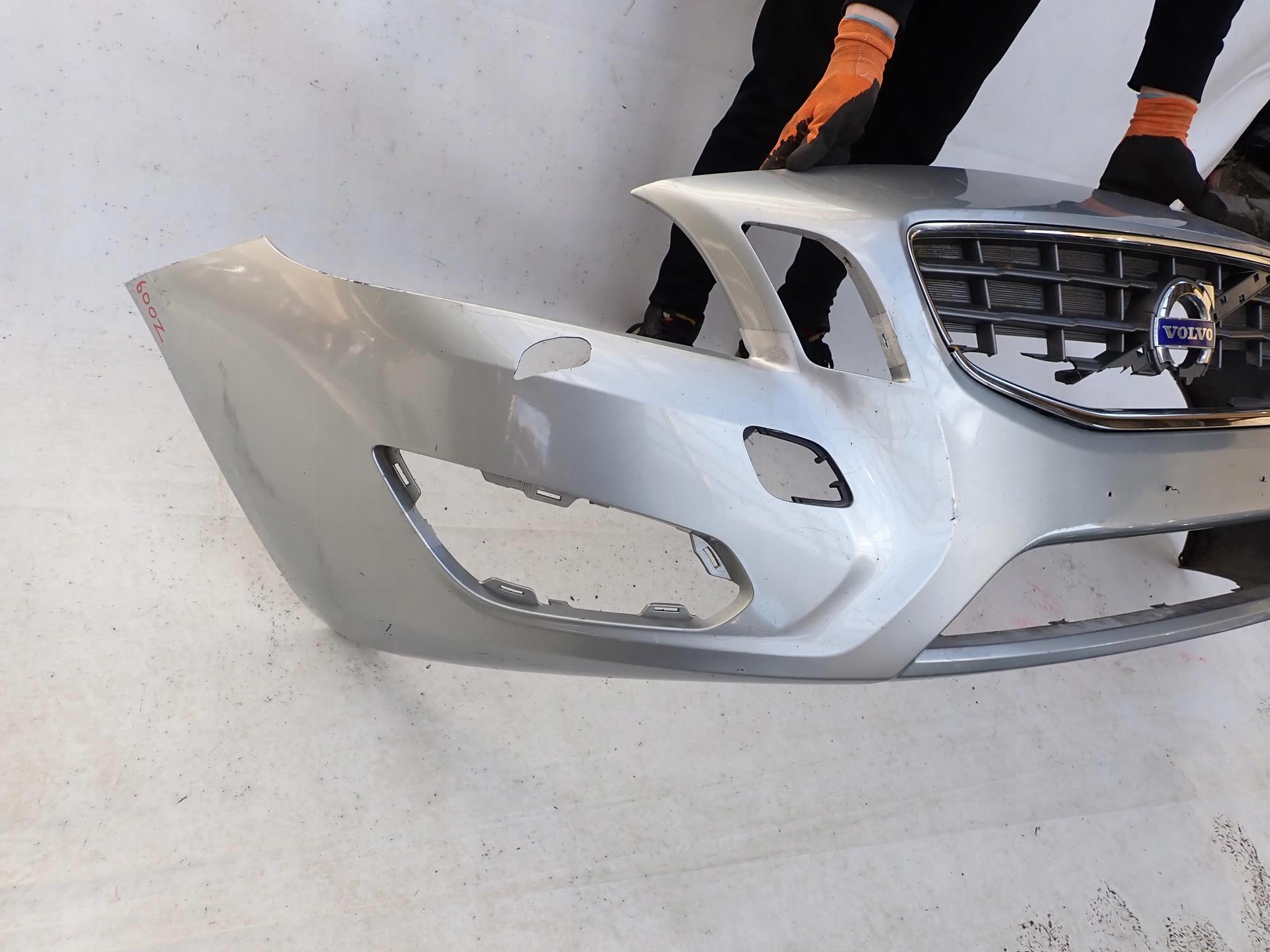 VOLVO V60 and 1 S60 II 2 10-13 bumper front front washer