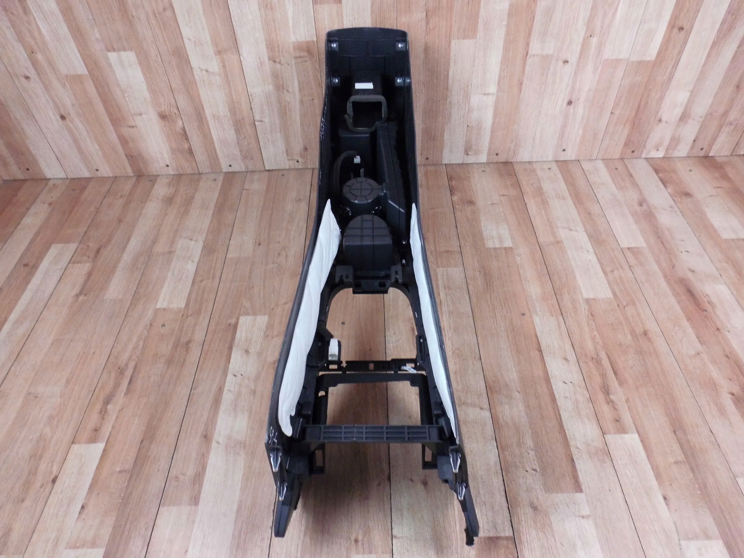 Hyundai Ioniq tunel central armrest