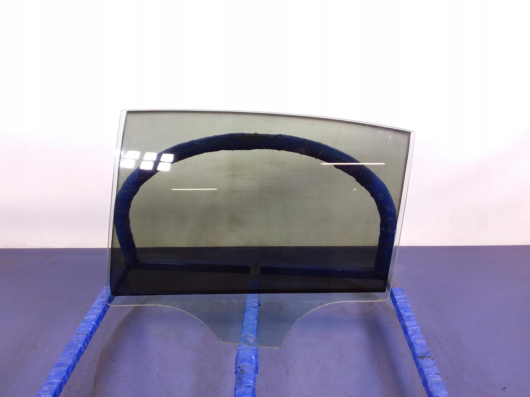 BMW 7 F01 LCI Скло дверей зд л