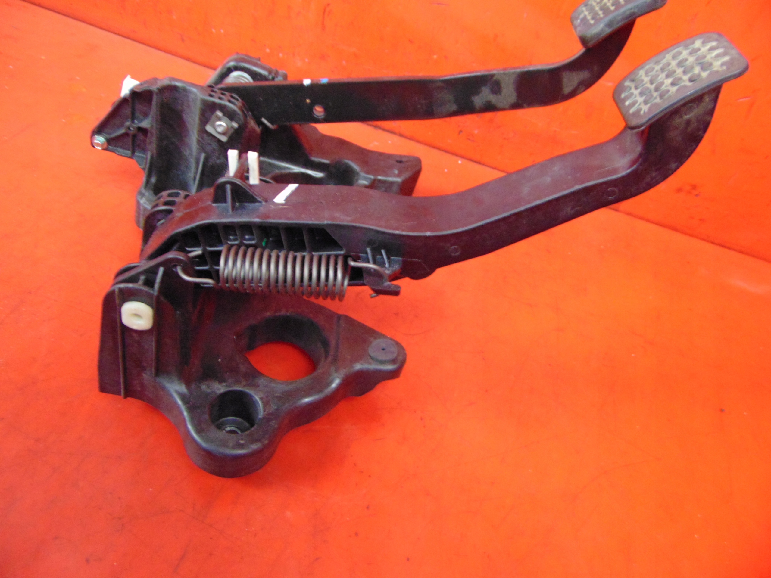 OPEL KARL KUPPLUNGSPEDAL BREMSE EUROPA 42388890