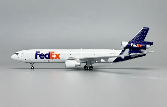 Md 11 - Samoloty, helikoptery - Modele skala 1:400 - Allegro