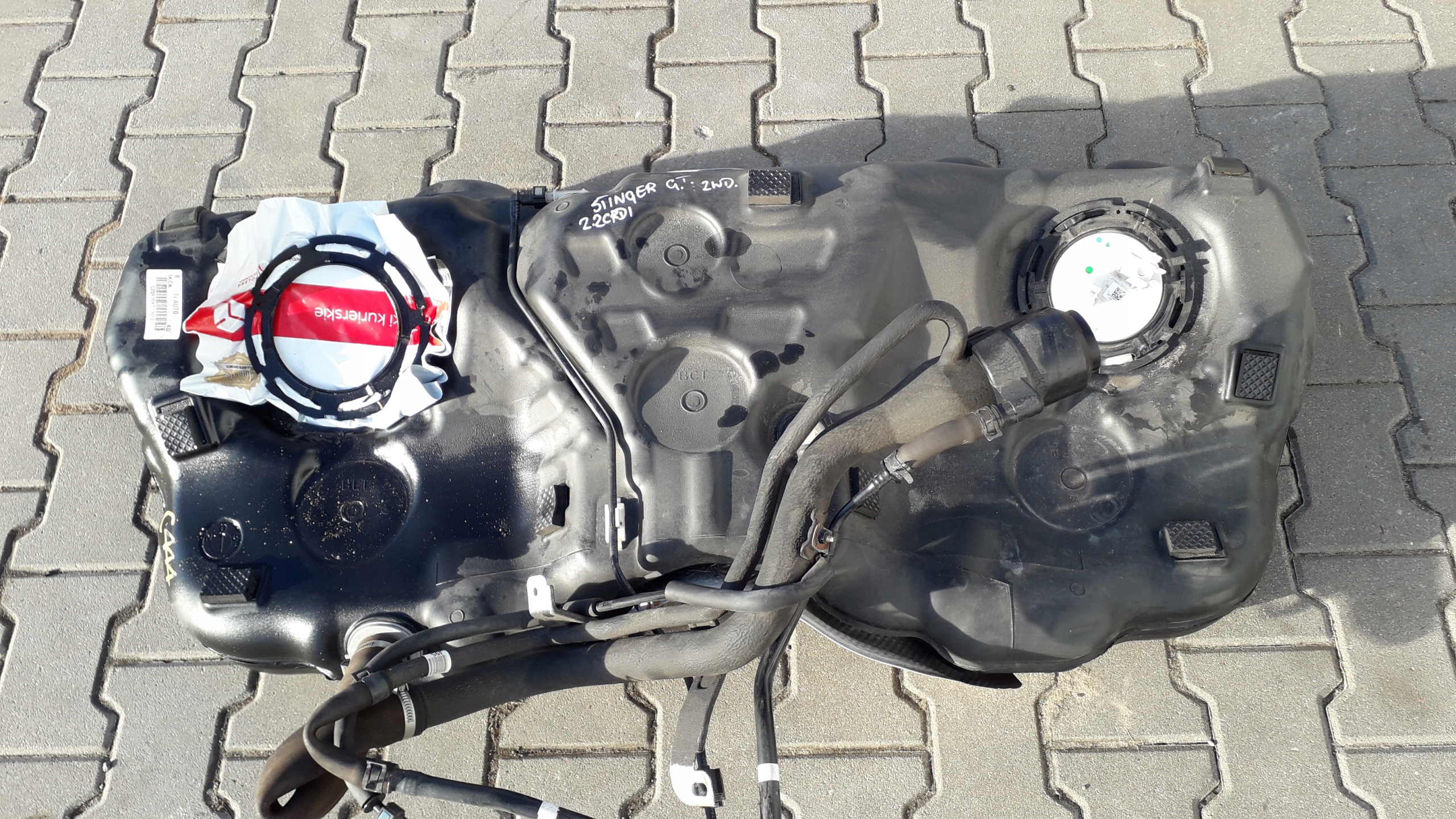 31150-J5000/200/500 - KIA STINGER 2.2 CRDI топливный бак 31100-J5950