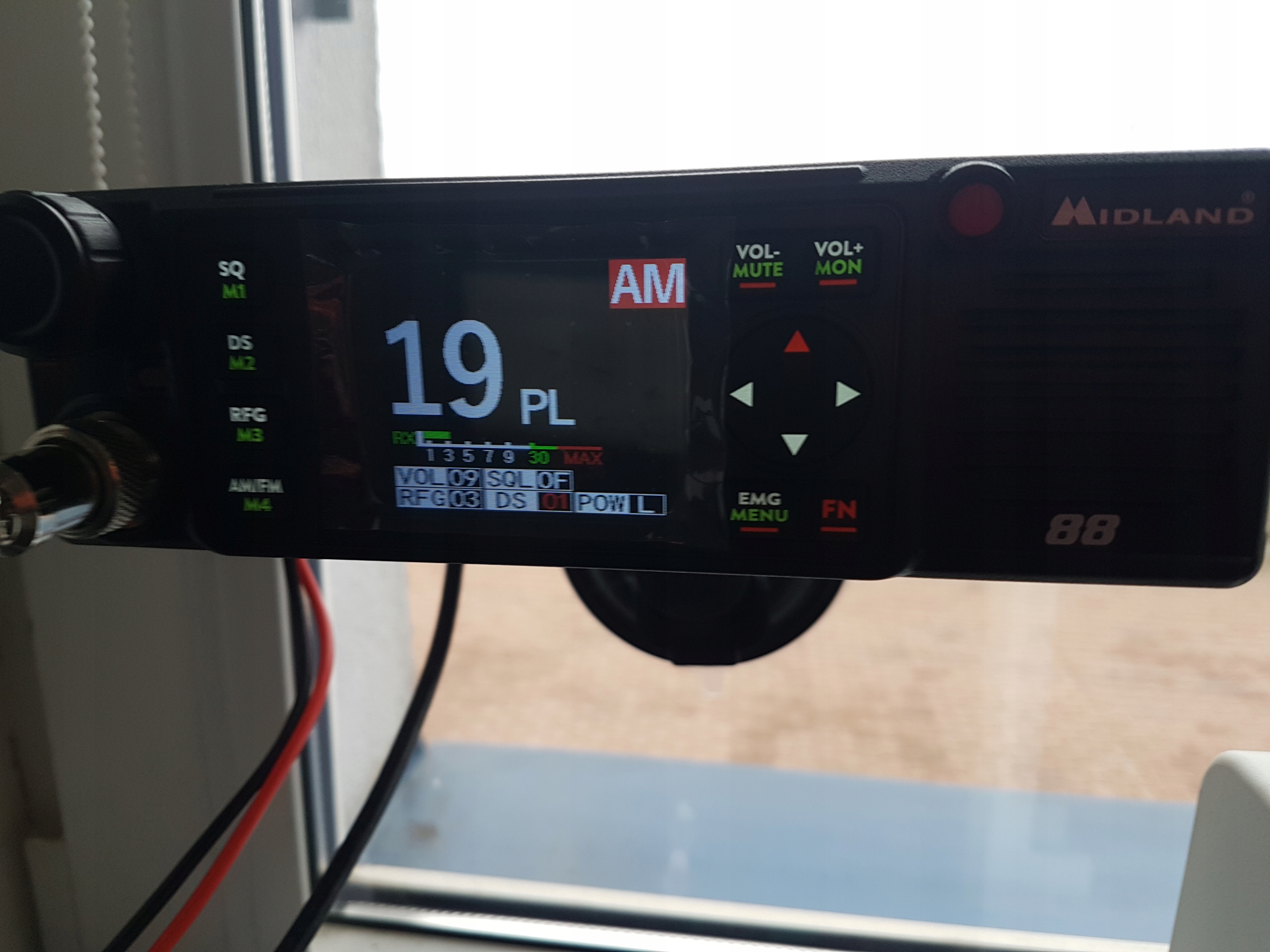 Midland 88 12 24V RFgain DSQ CBRADIO ROKU2021 Weight with packaging 2 kg