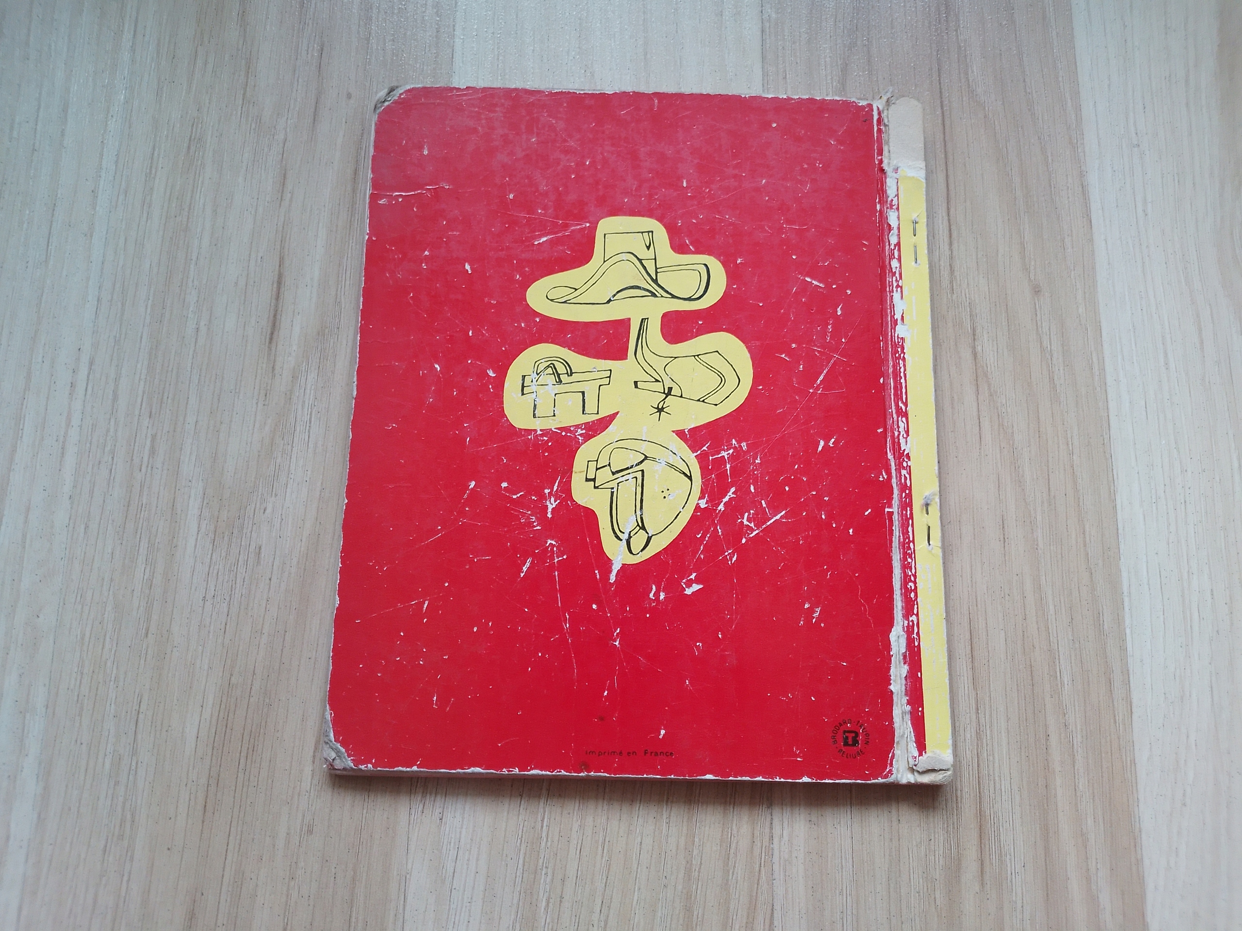 Costumes de Tous les Temps Les albums roses 1958 Wydawnictwo Hachette