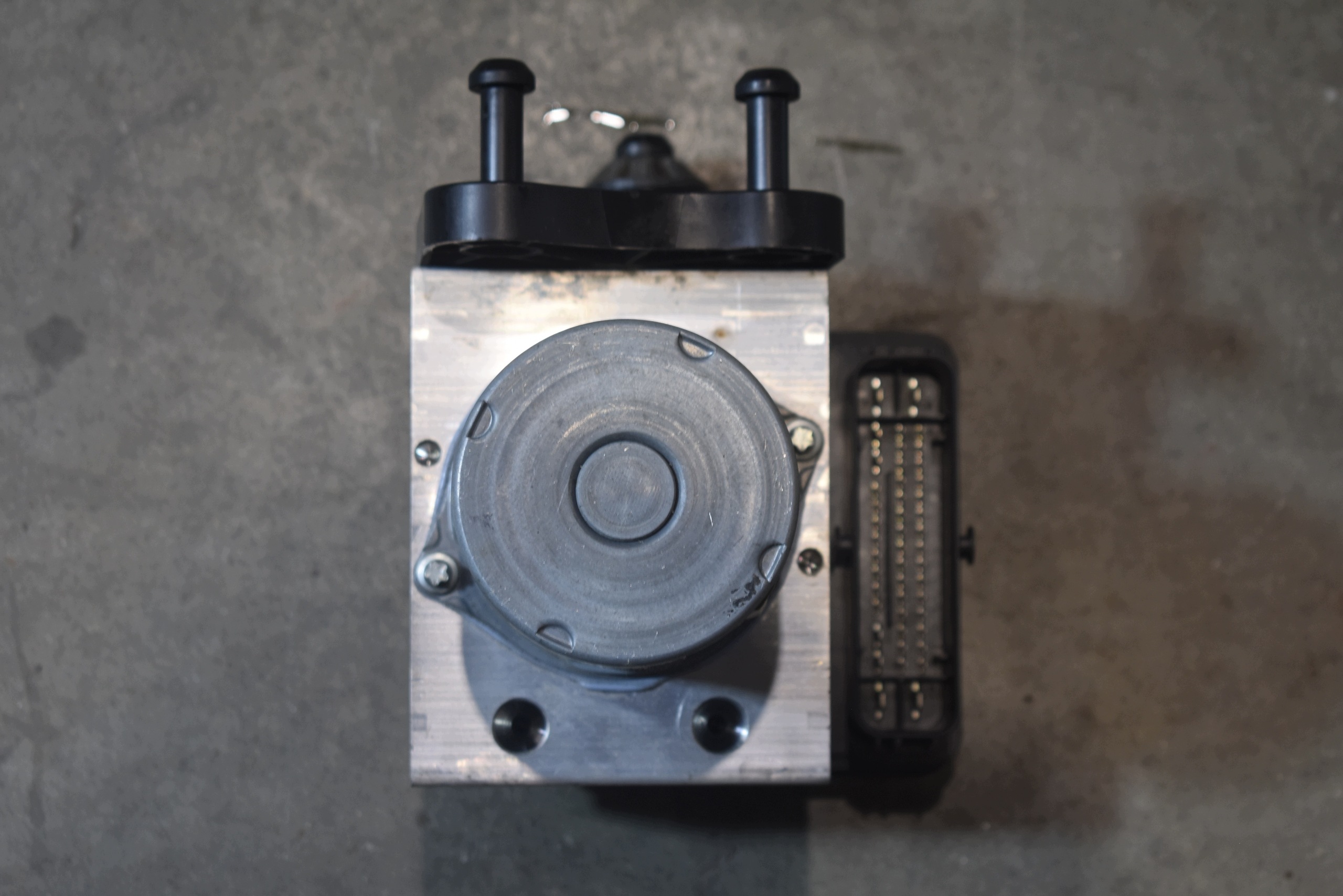 IDEALNA pump control unit ABS RADAR MERCEDES X290 A2909008002 1